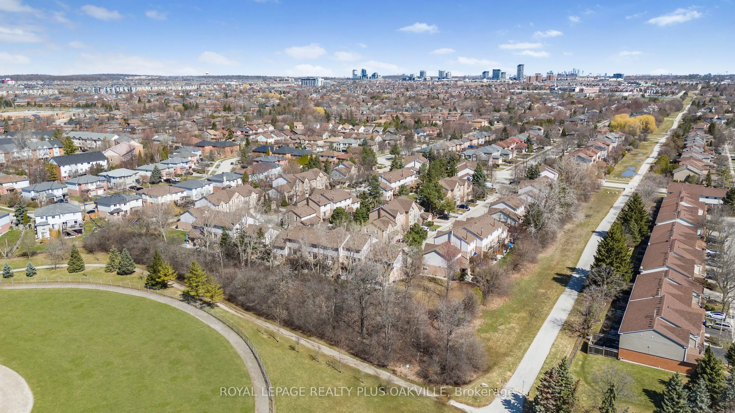 2272 Mowat Avenue, #34
