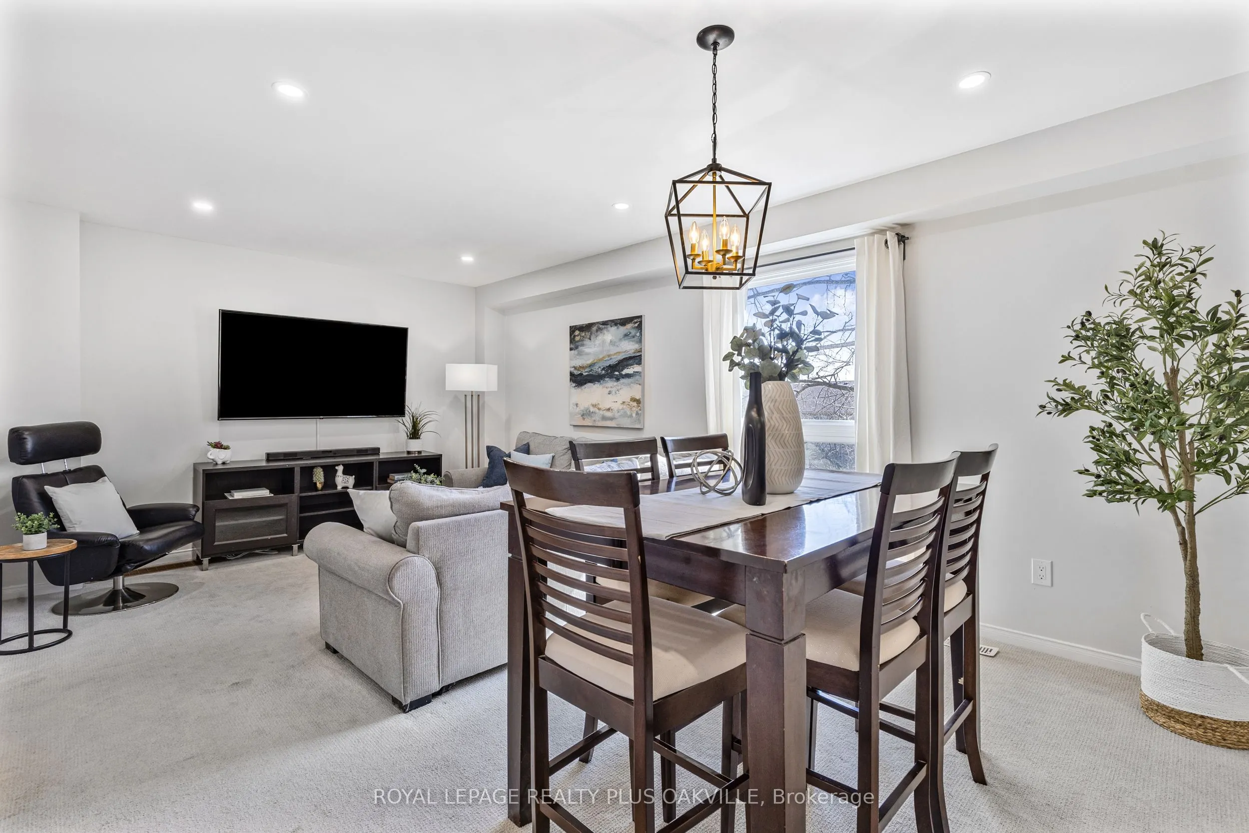 2272 Mowat Avenue, #34