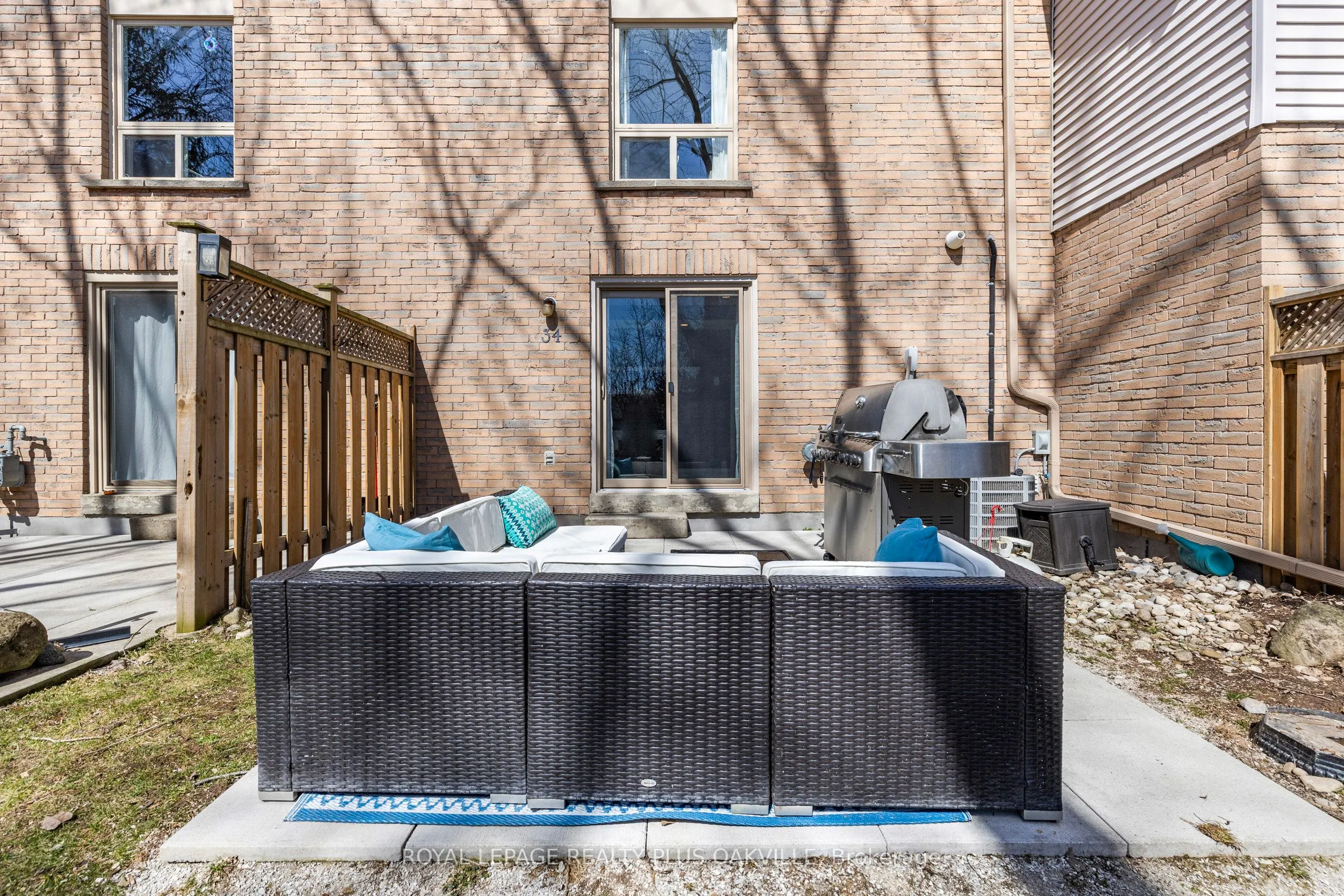 2272 Mowat Avenue, #34