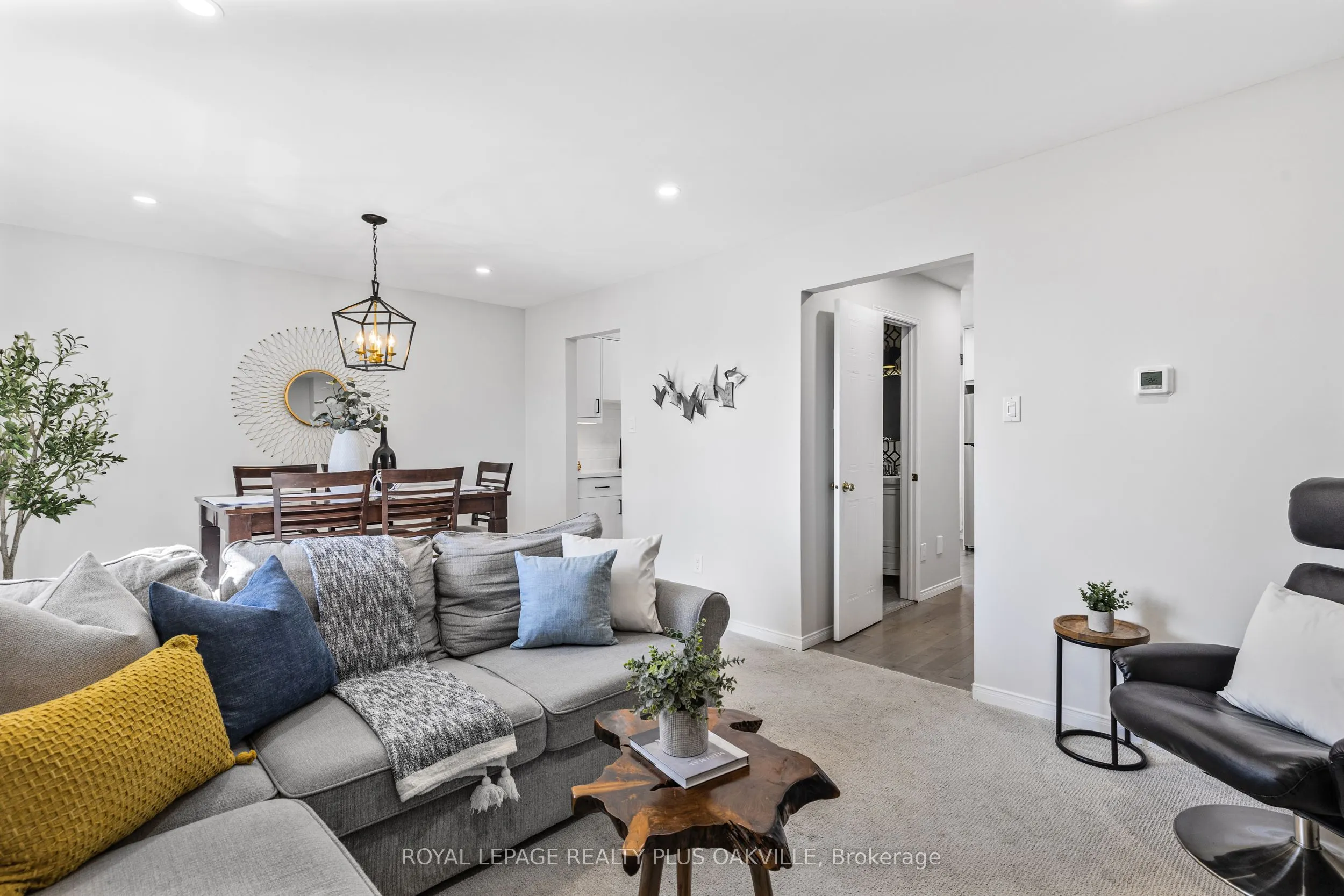 2272 Mowat Avenue, #34