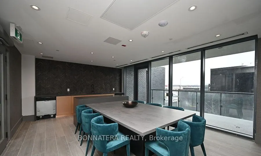 2450 Old Bronte Road, #634