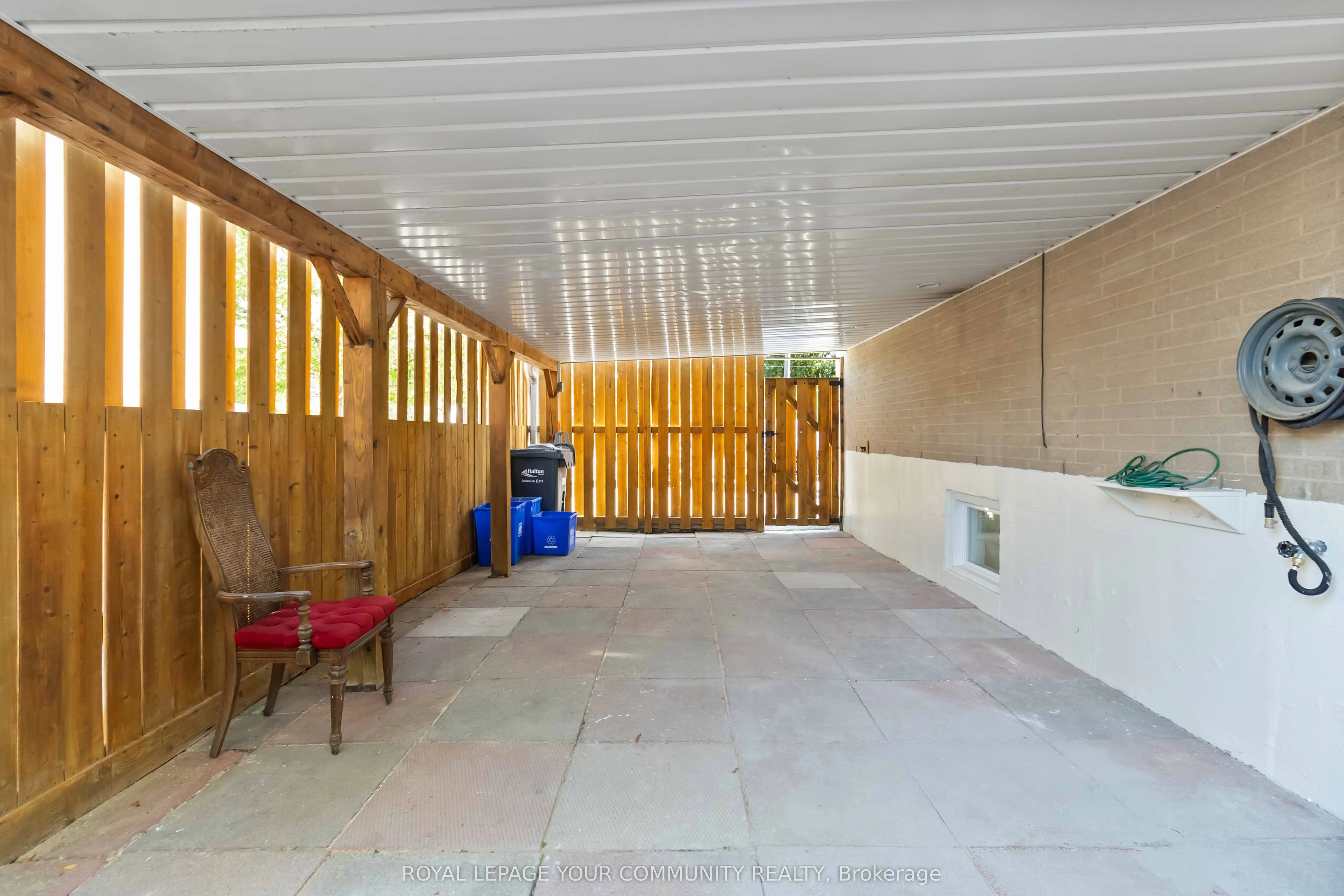 602 Appleby Line