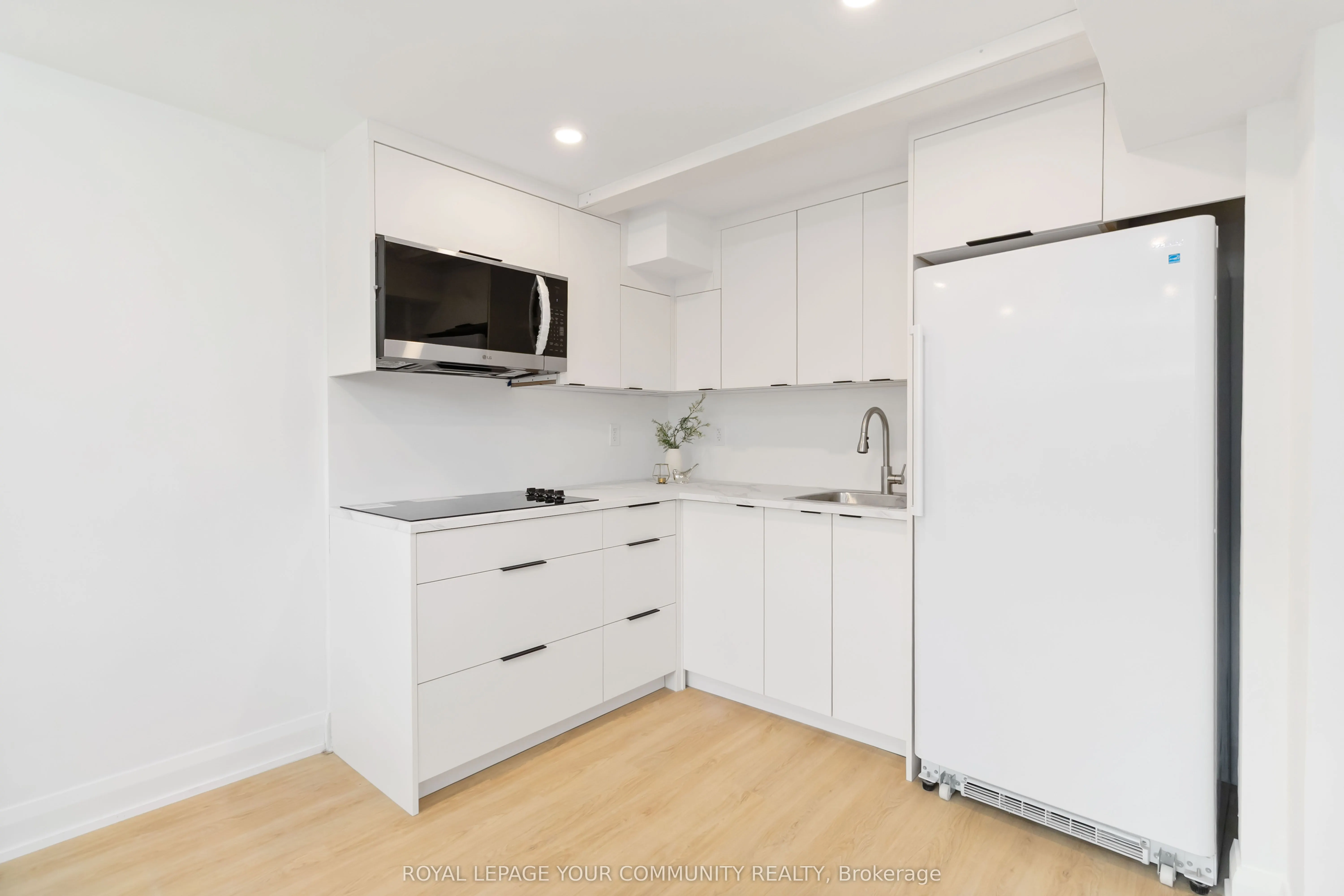 602 Appleby Line