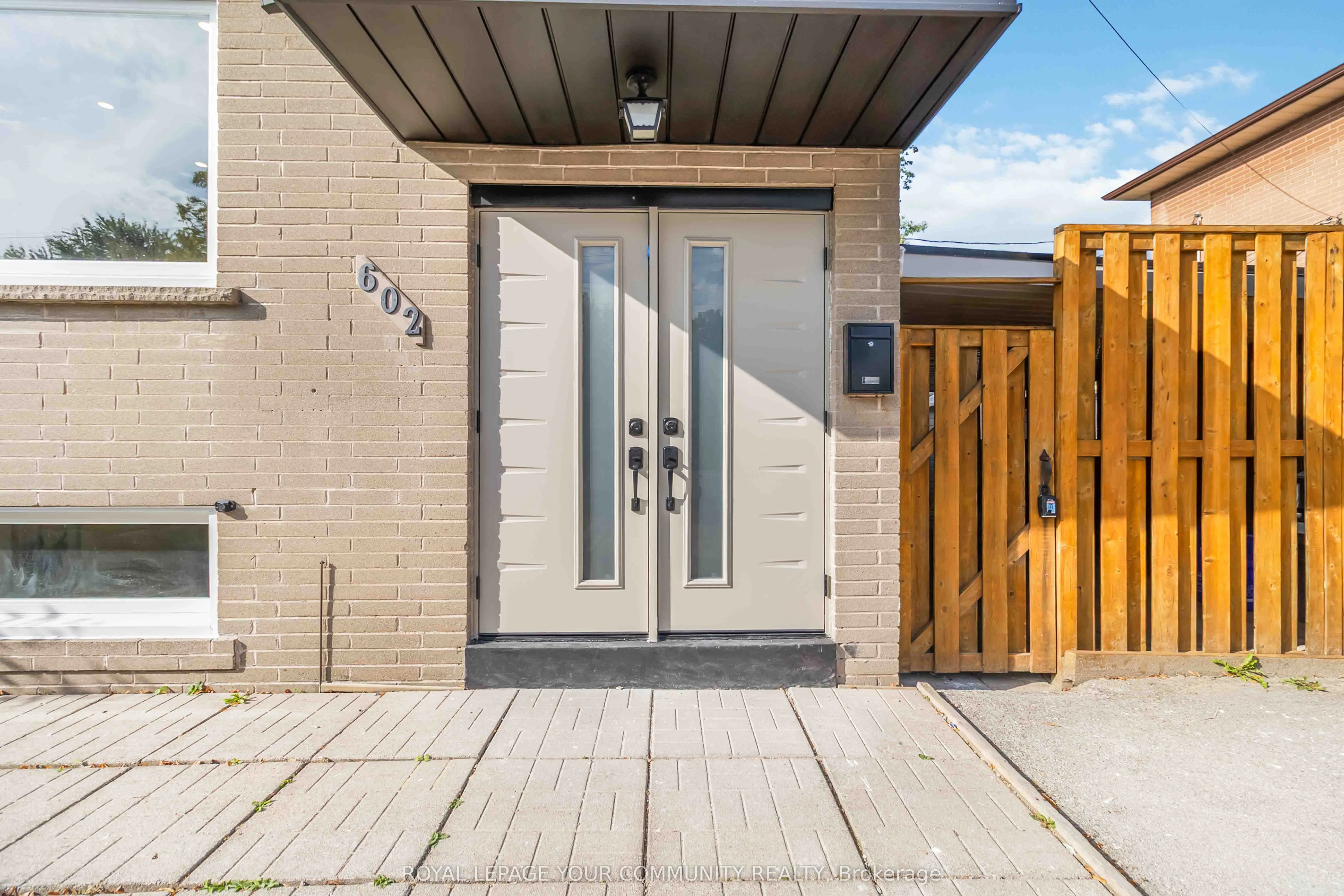 602 Appleby Line