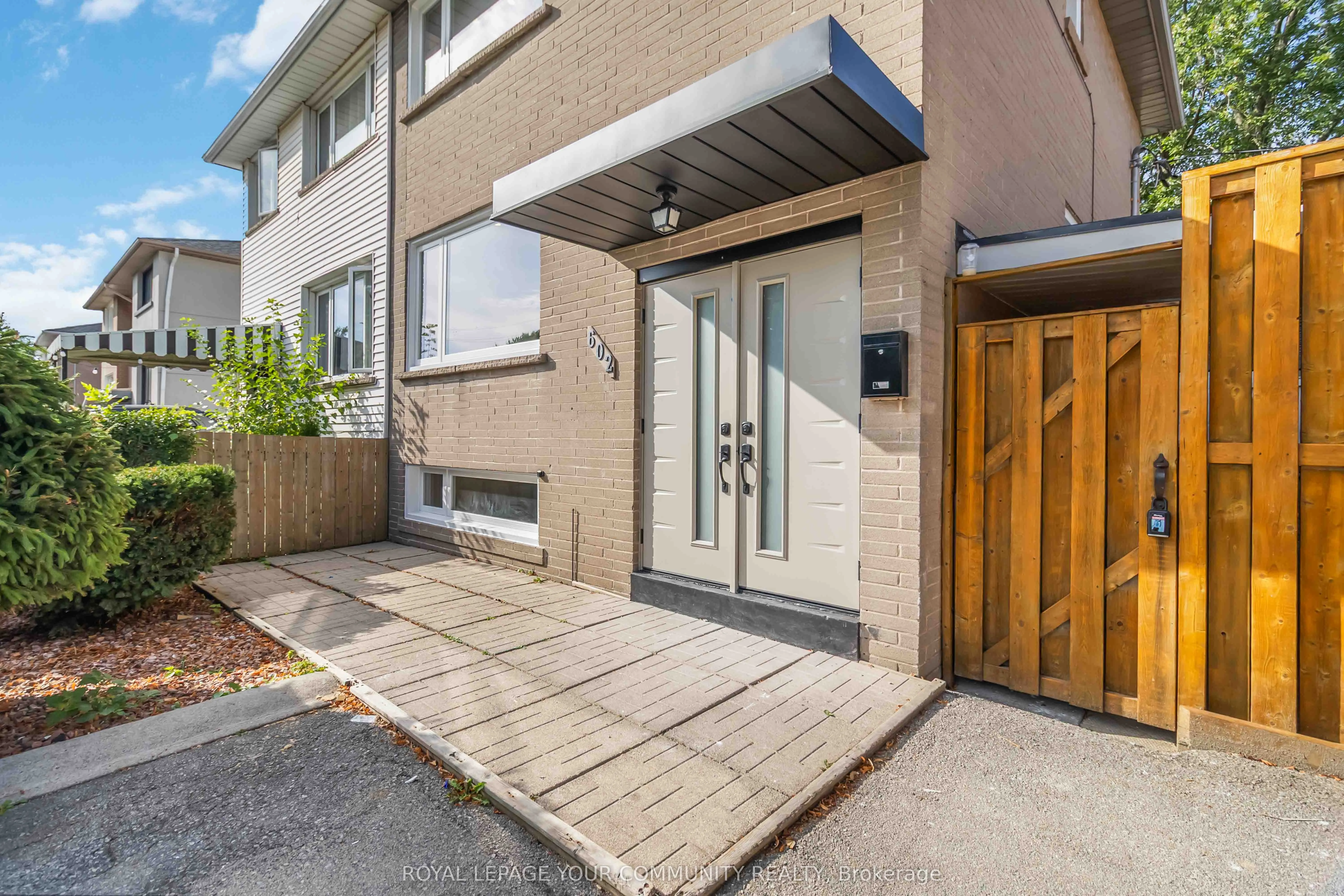 602 Appleby Line
