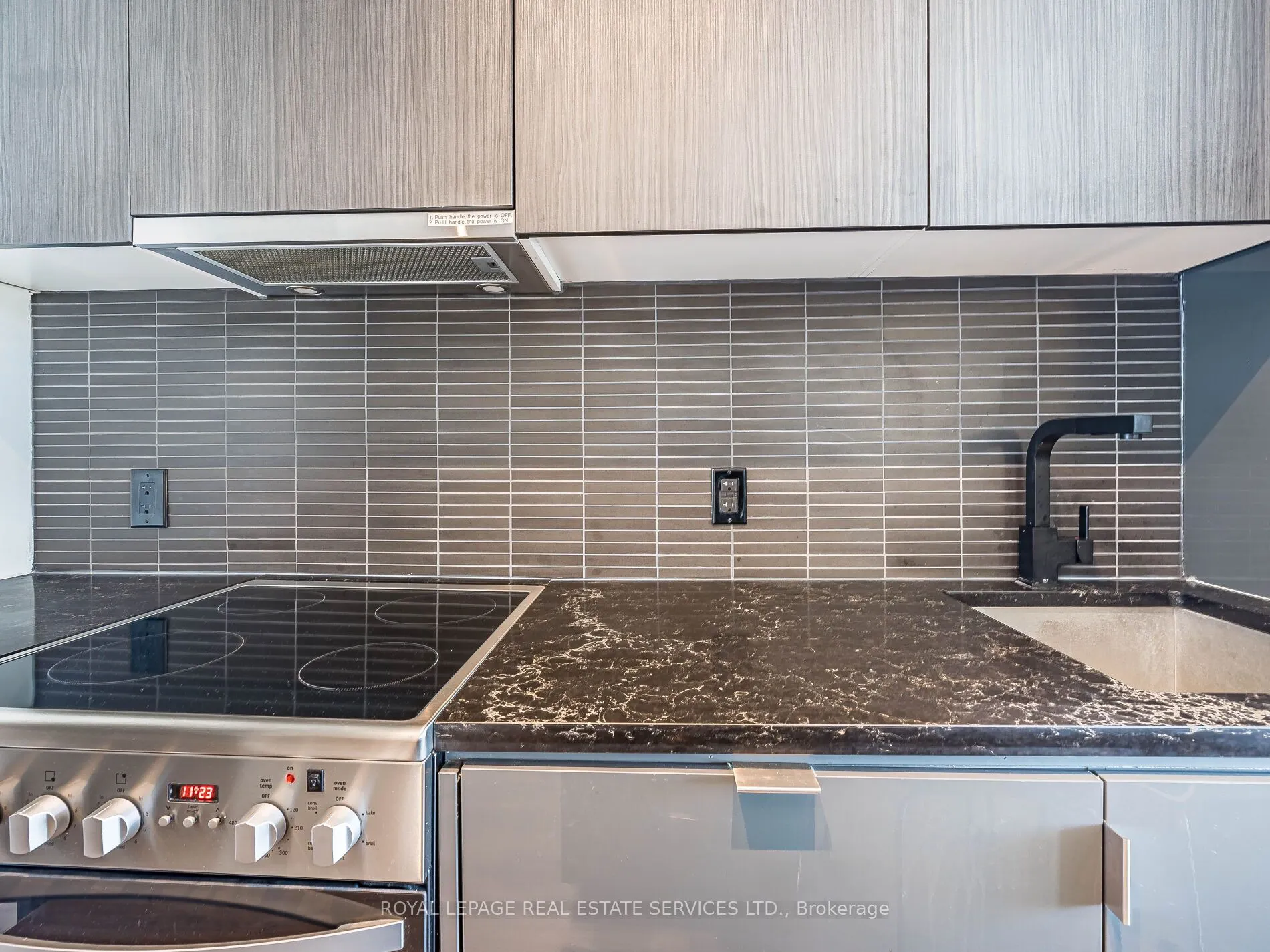 7 Smith Crescent, #312