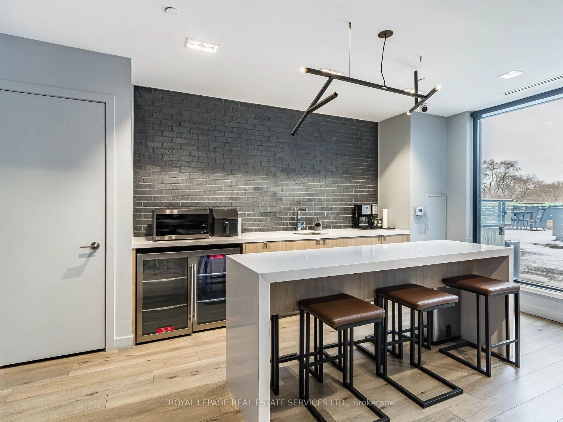 7 Smith Crescent, #312