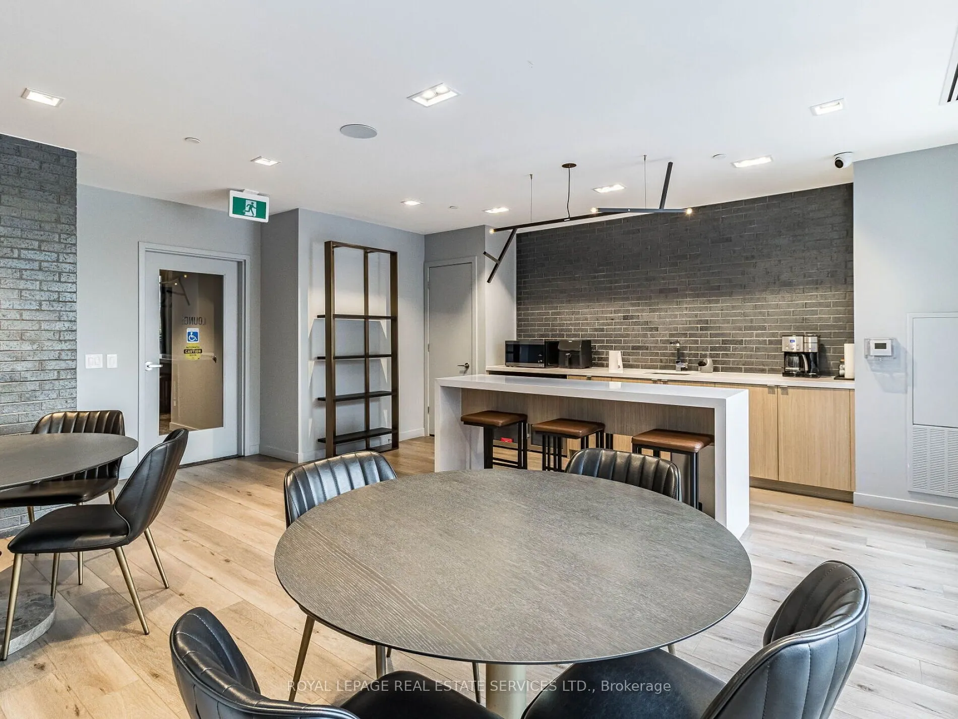 7 Smith Crescent, #312