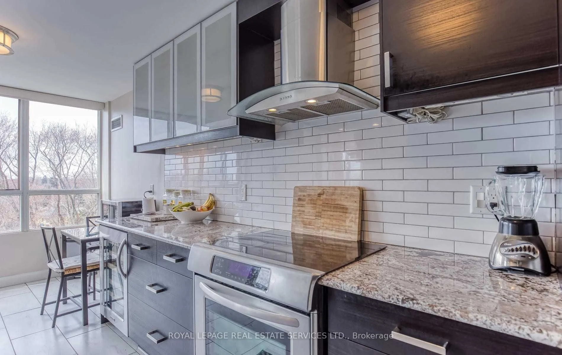 1485 Lakeshore Road E, #905