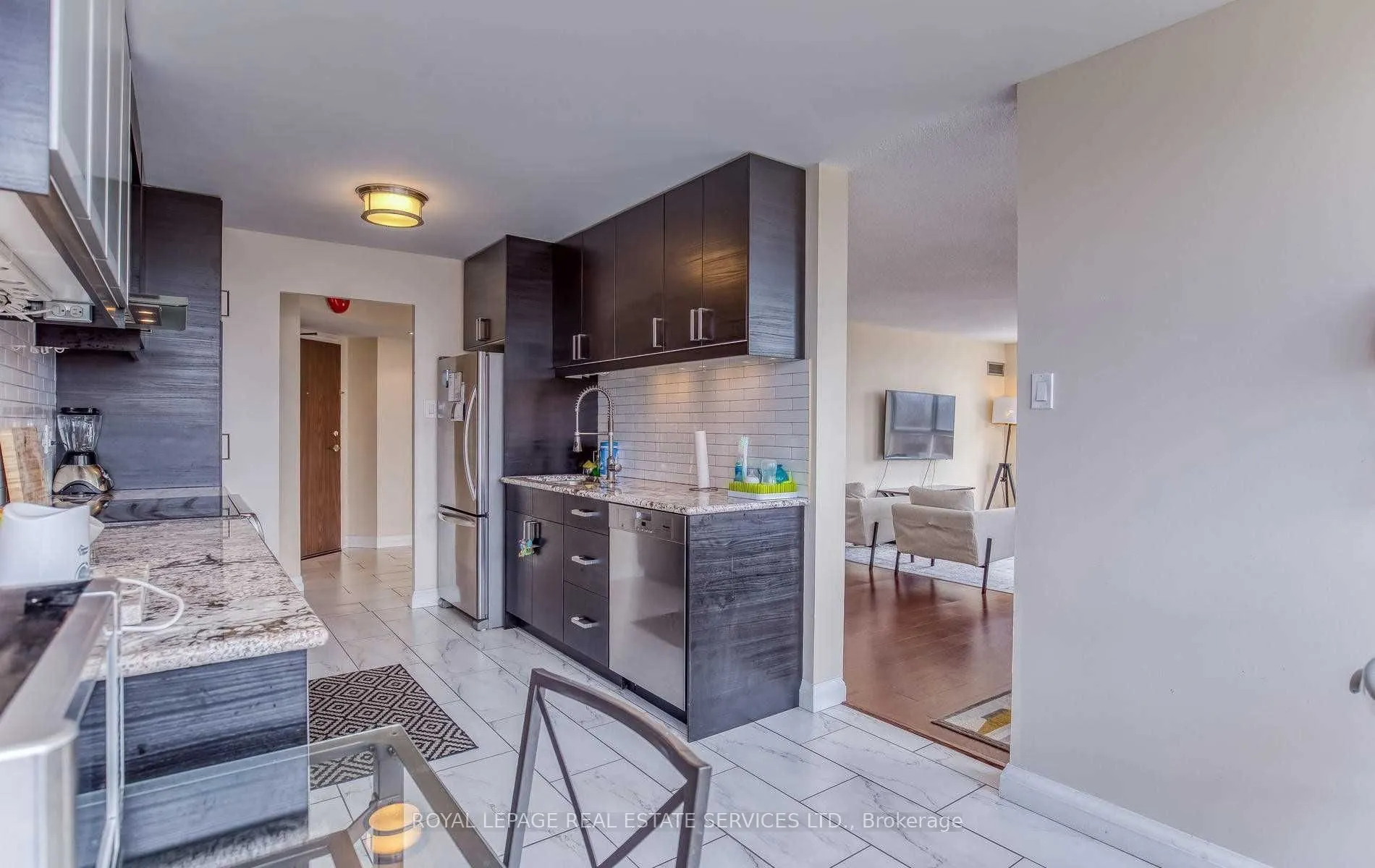 1485 Lakeshore Road E, #905