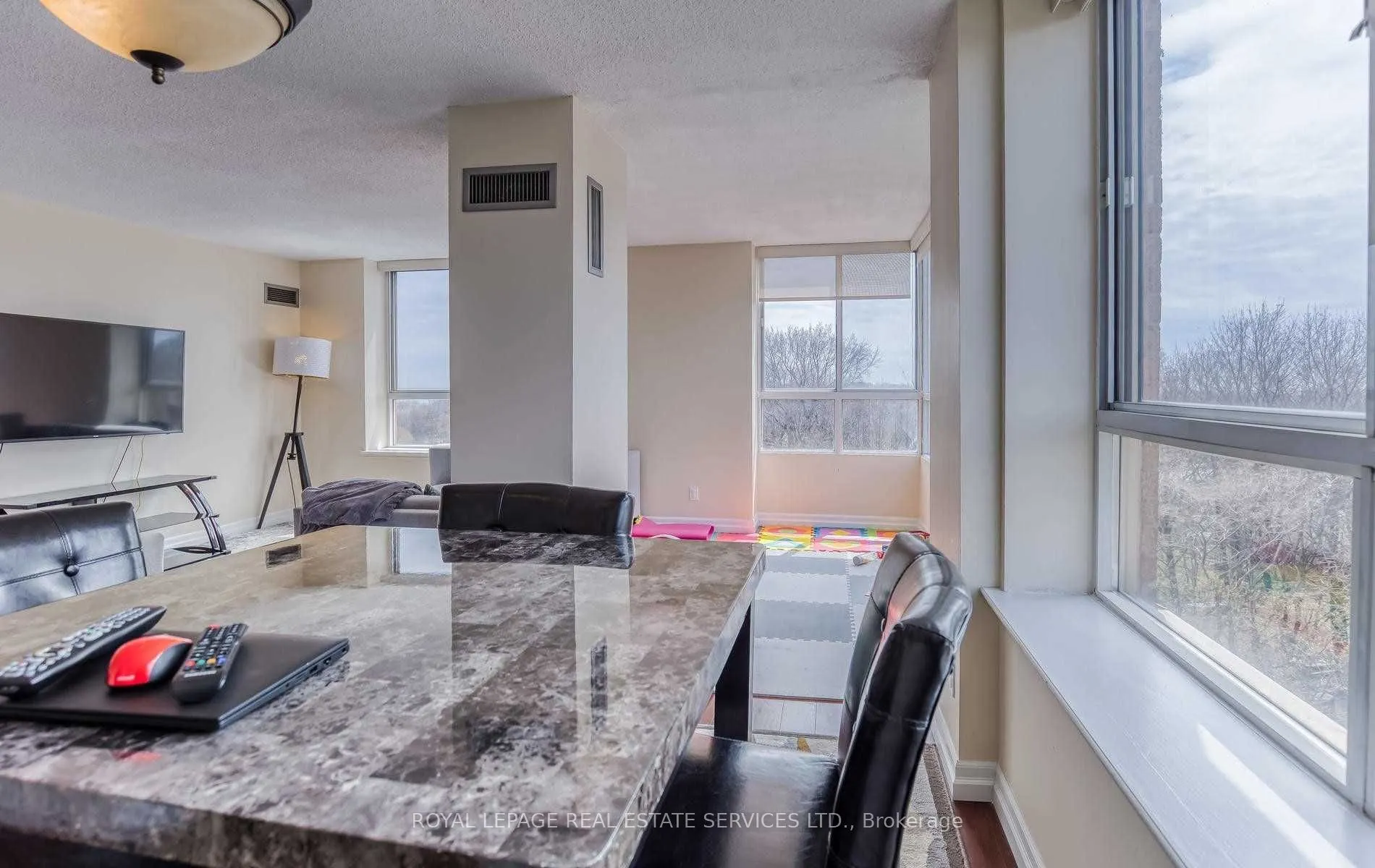 1485 Lakeshore Road E, #905