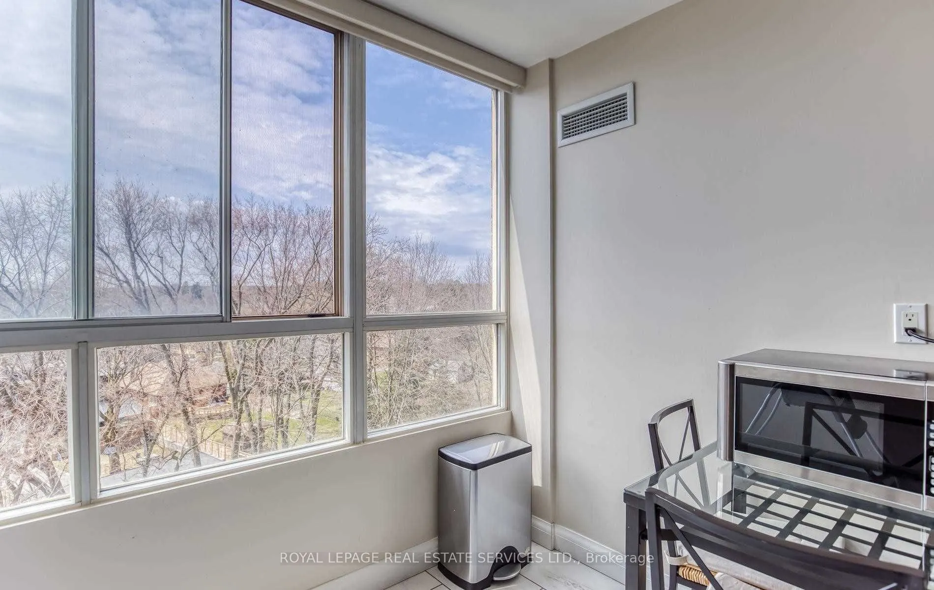 1485 Lakeshore Road E, #905