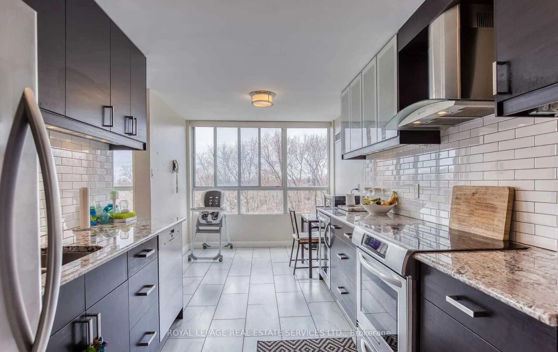 1485 Lakeshore Road E, #905