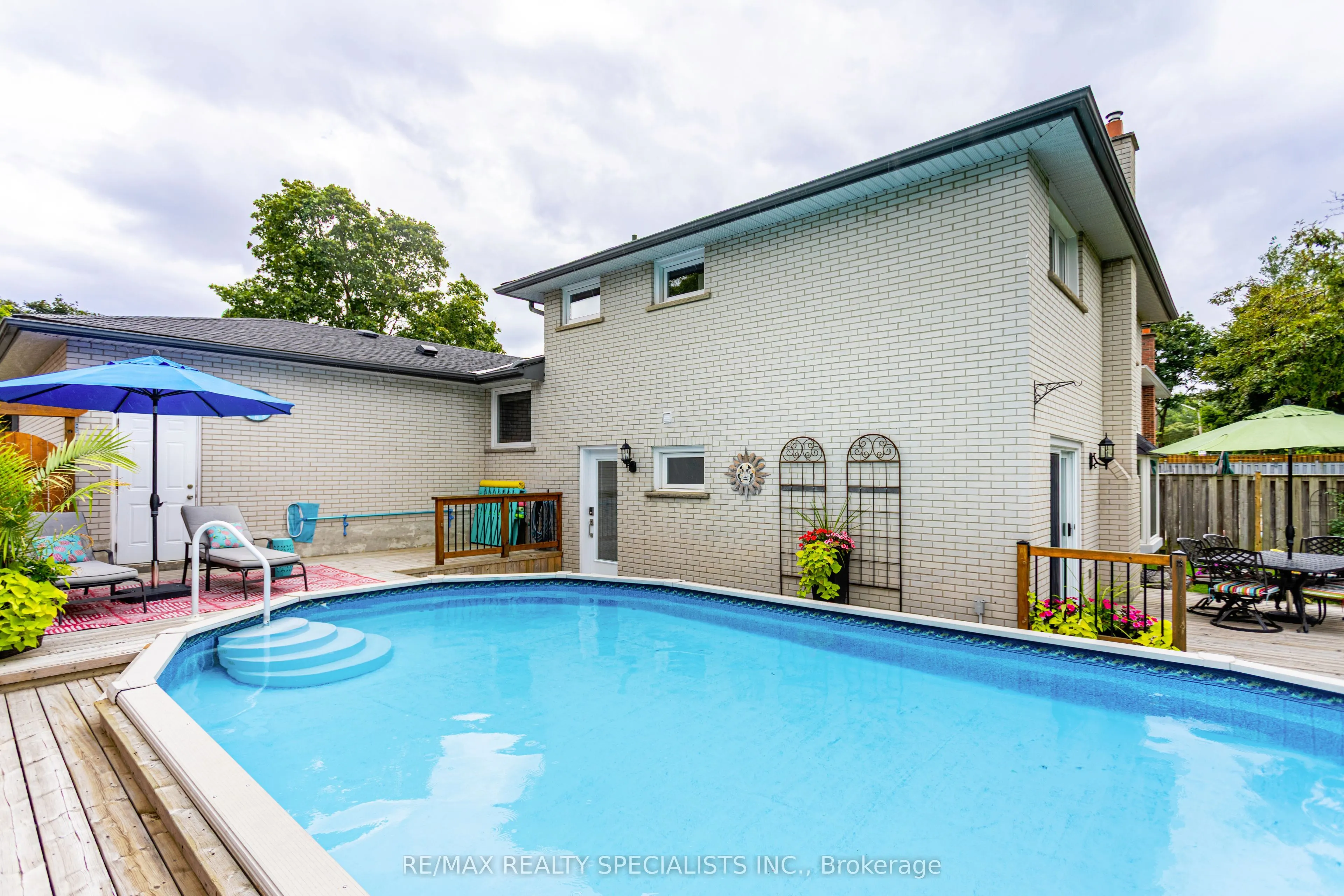 2226 Waycross Crescent