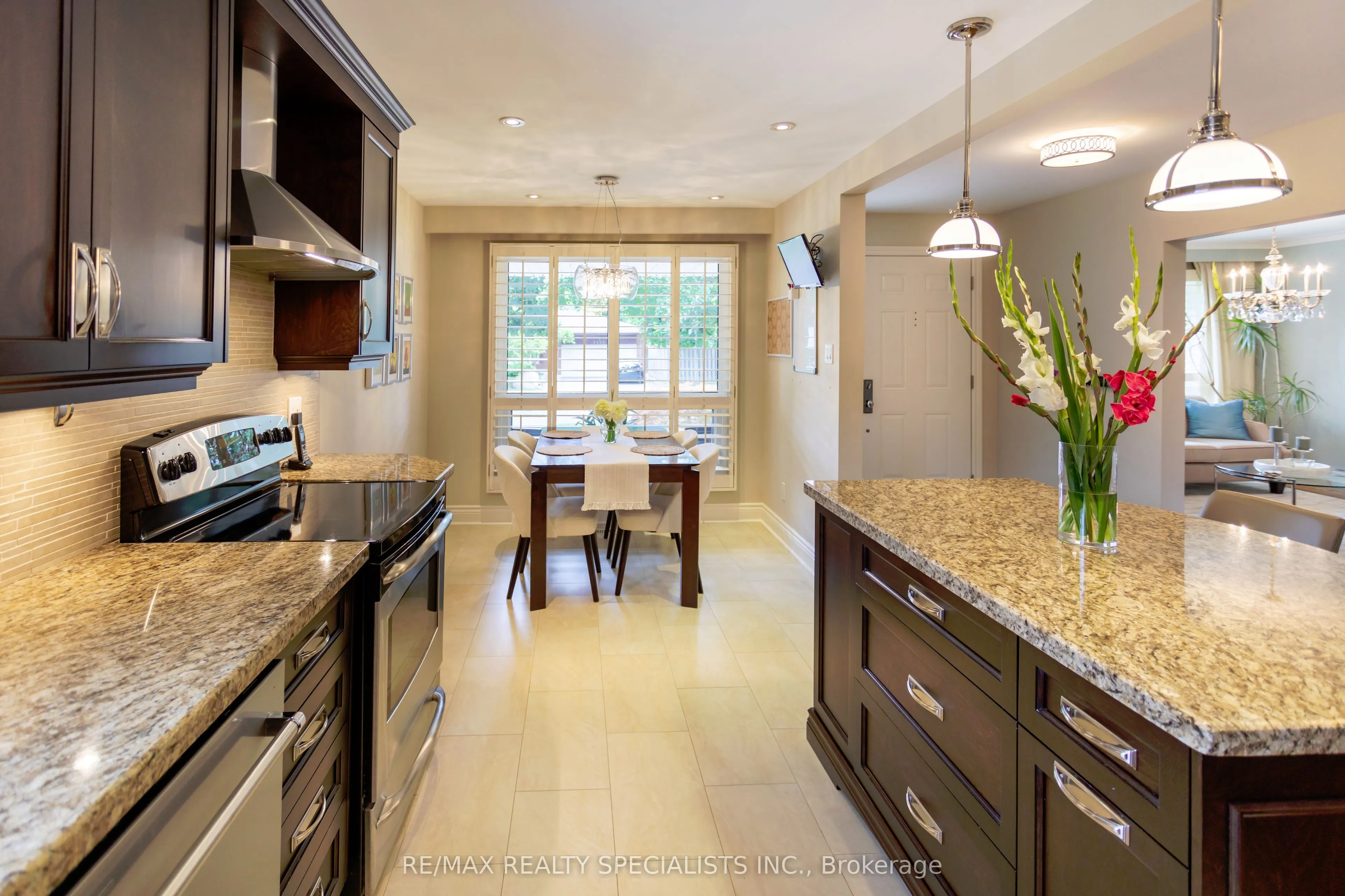 2226 Waycross Crescent