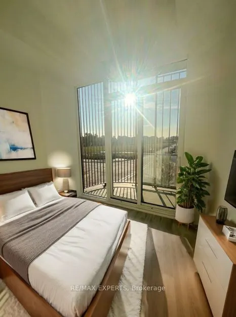 101-220 Missinnihe Way, #101