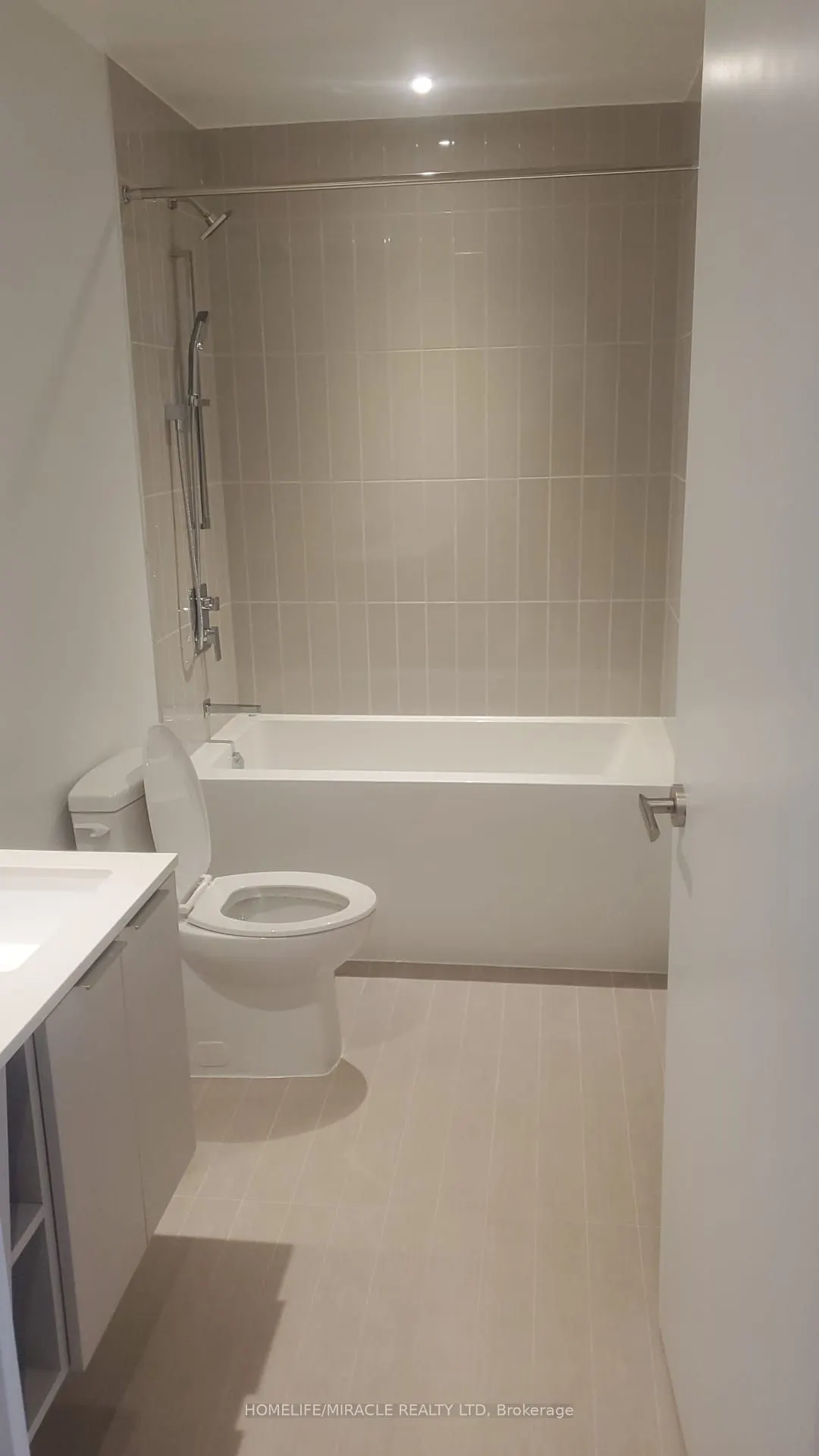3900 Confederation Parkway, #508