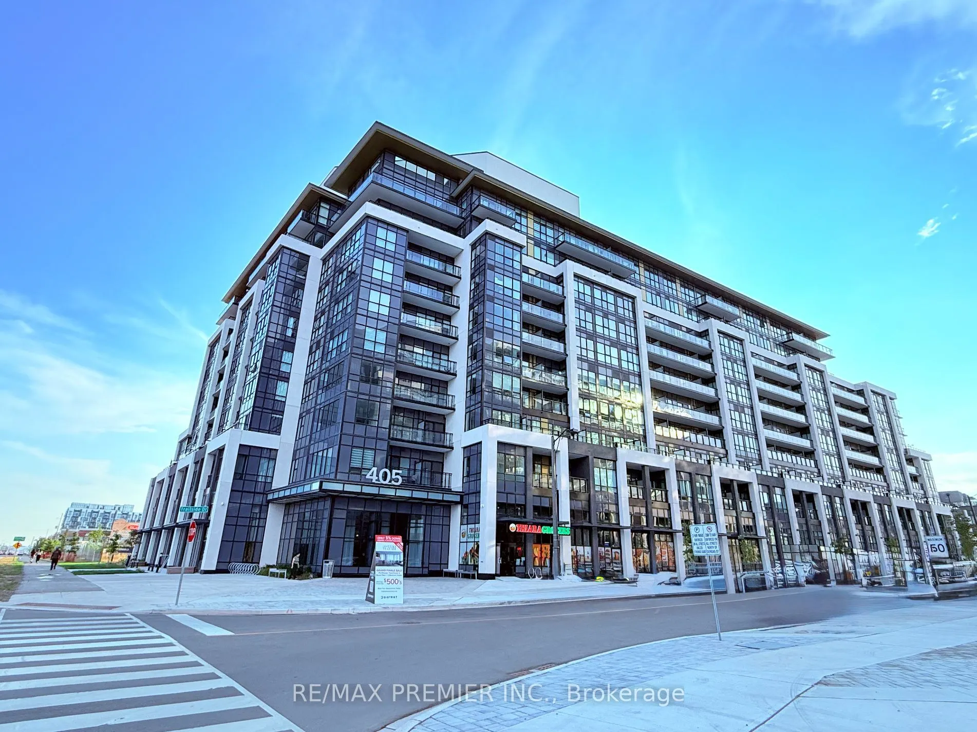 405 Dundas Street W, #107