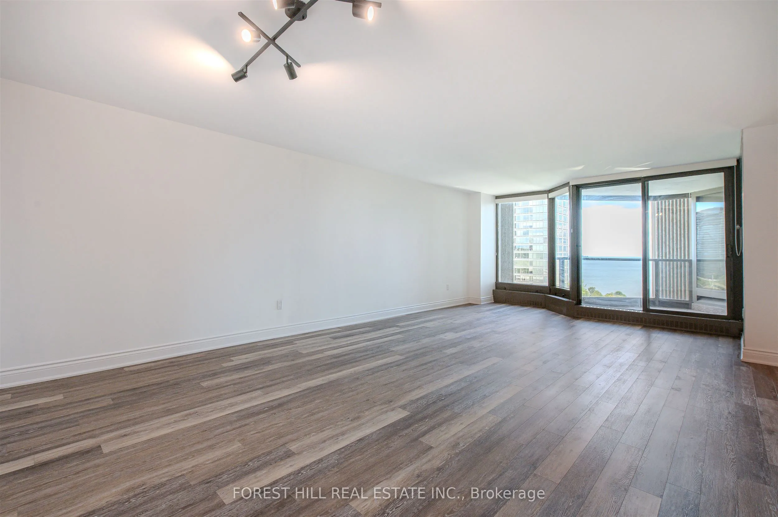 2045 Lake Shore Boulevard W, #1102