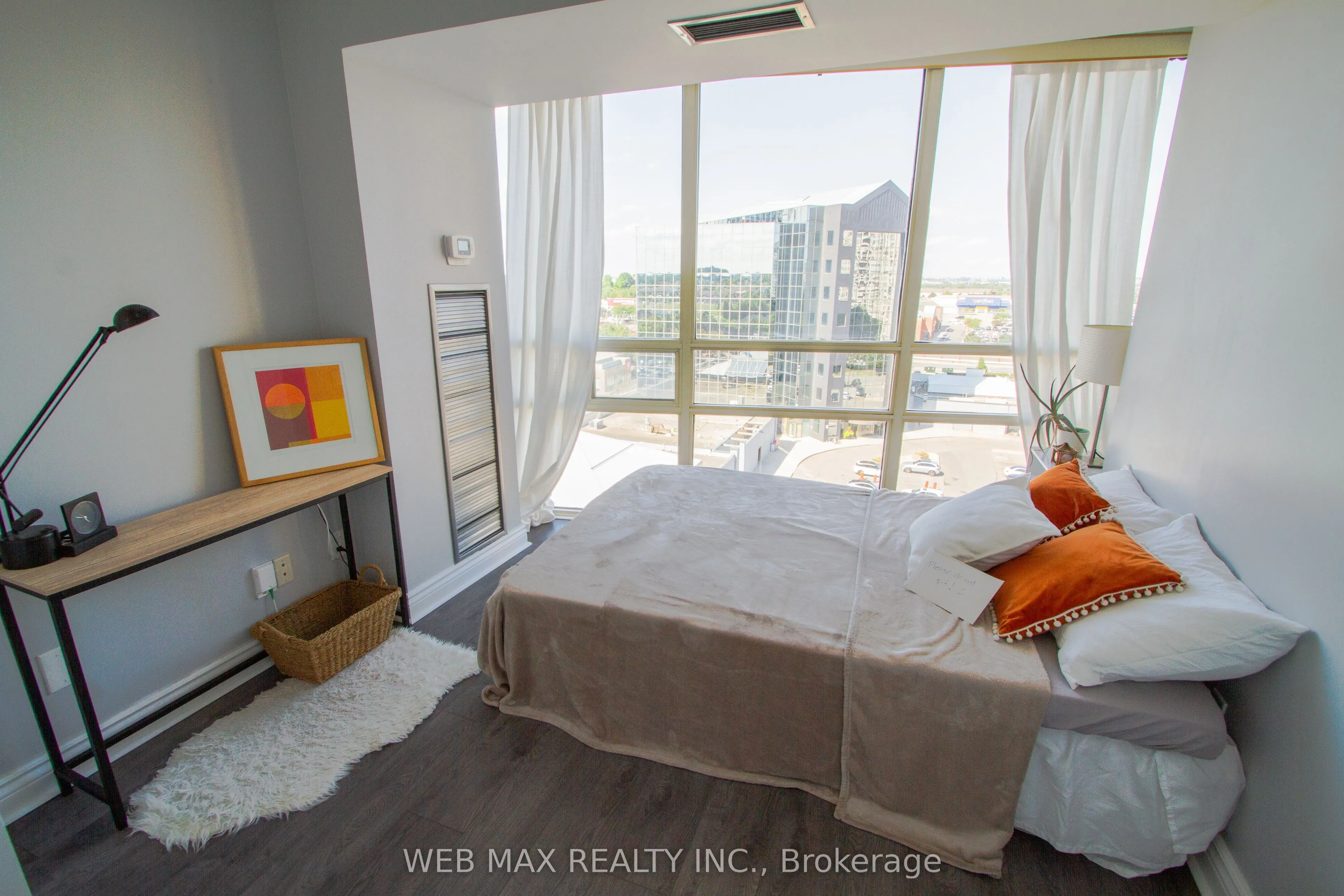 50 Eglinton Avenue W, #905