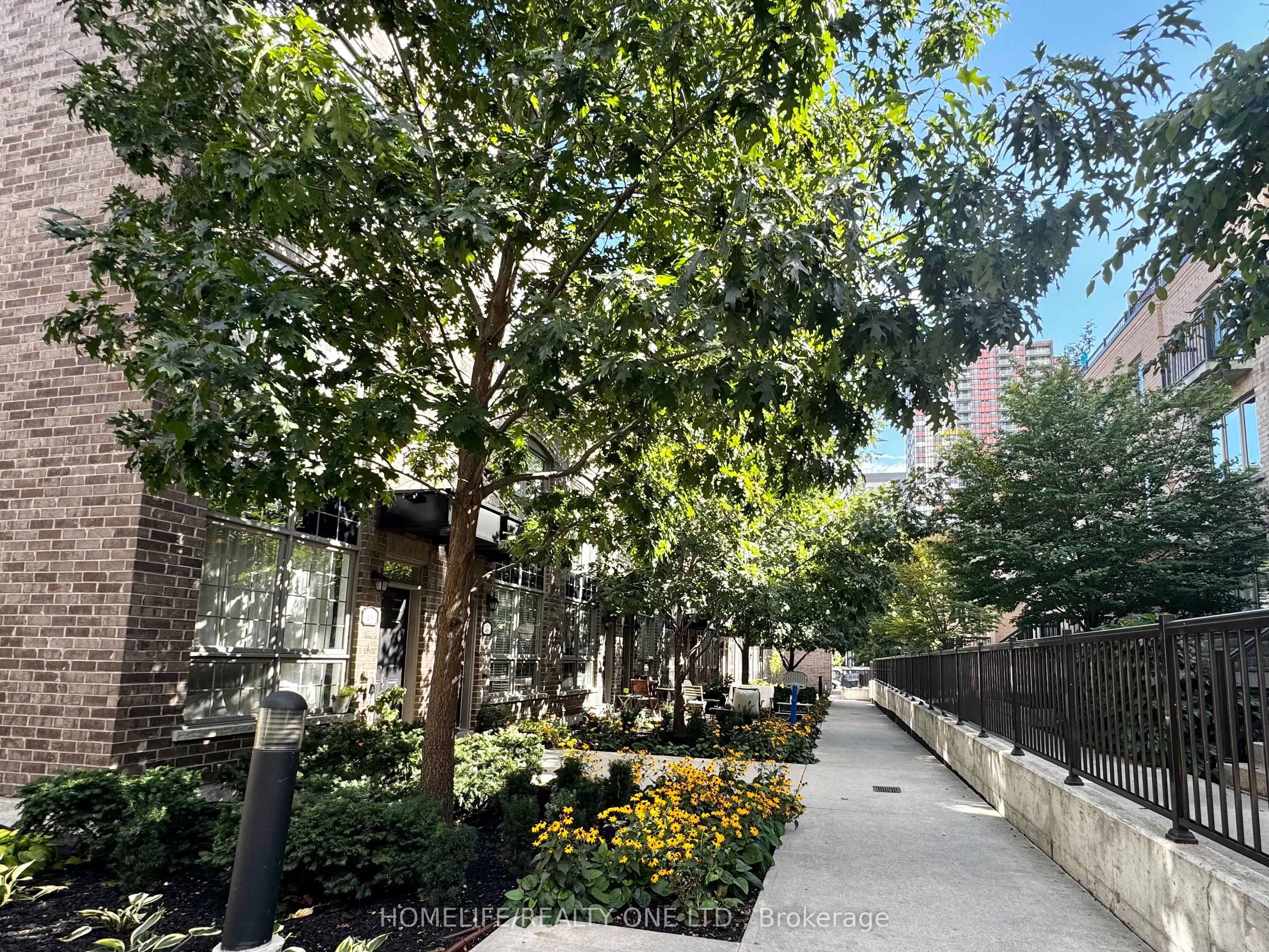 220 Brandon Avenue, #TH 50