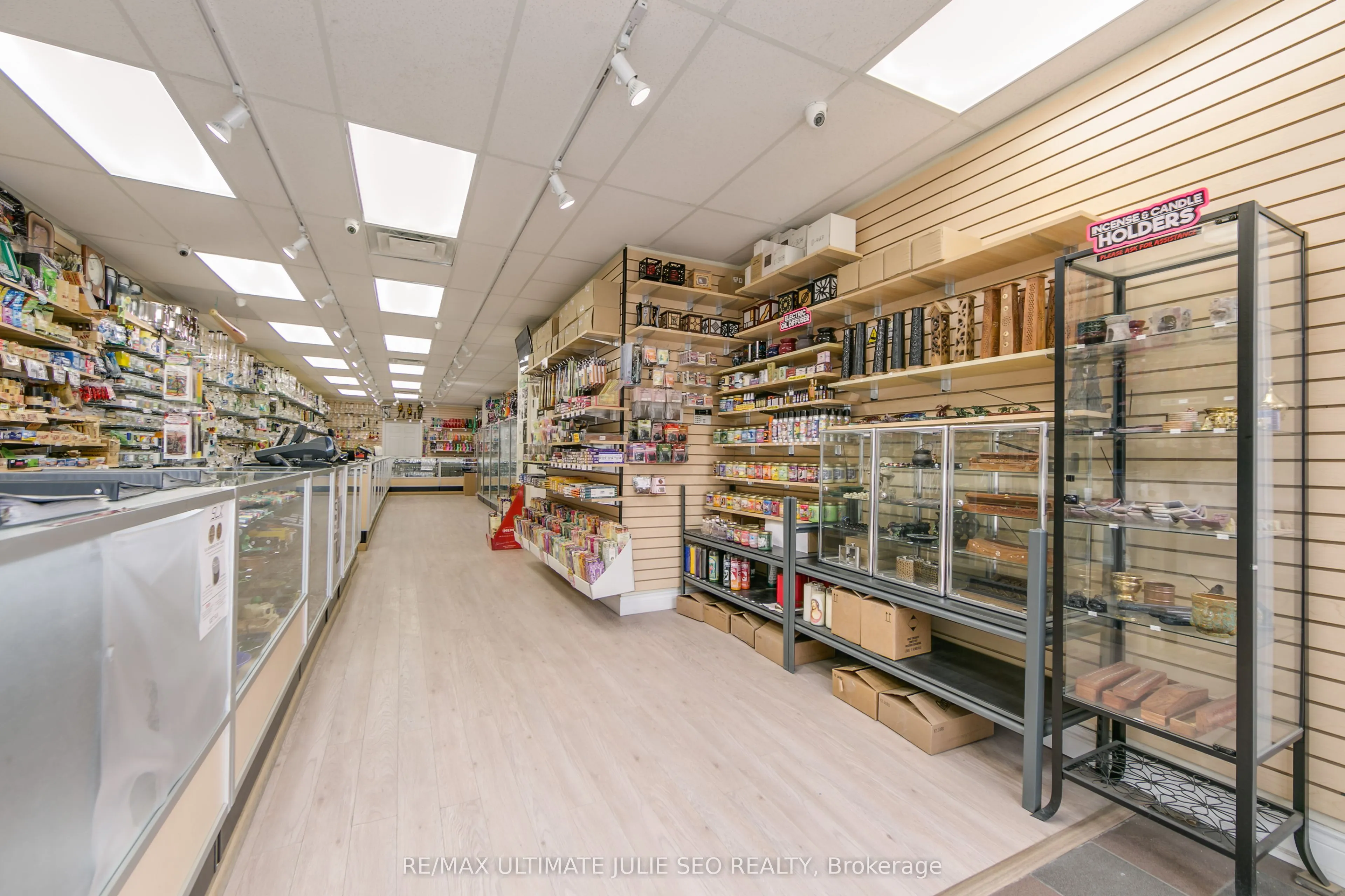 1424 Bloor Street W