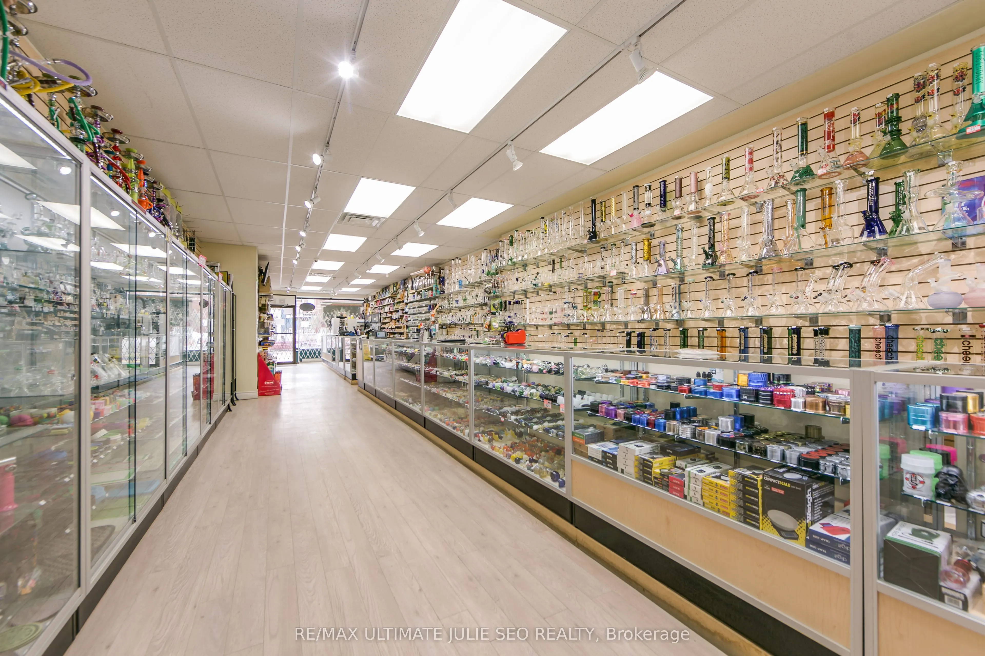 1424 Bloor Street W