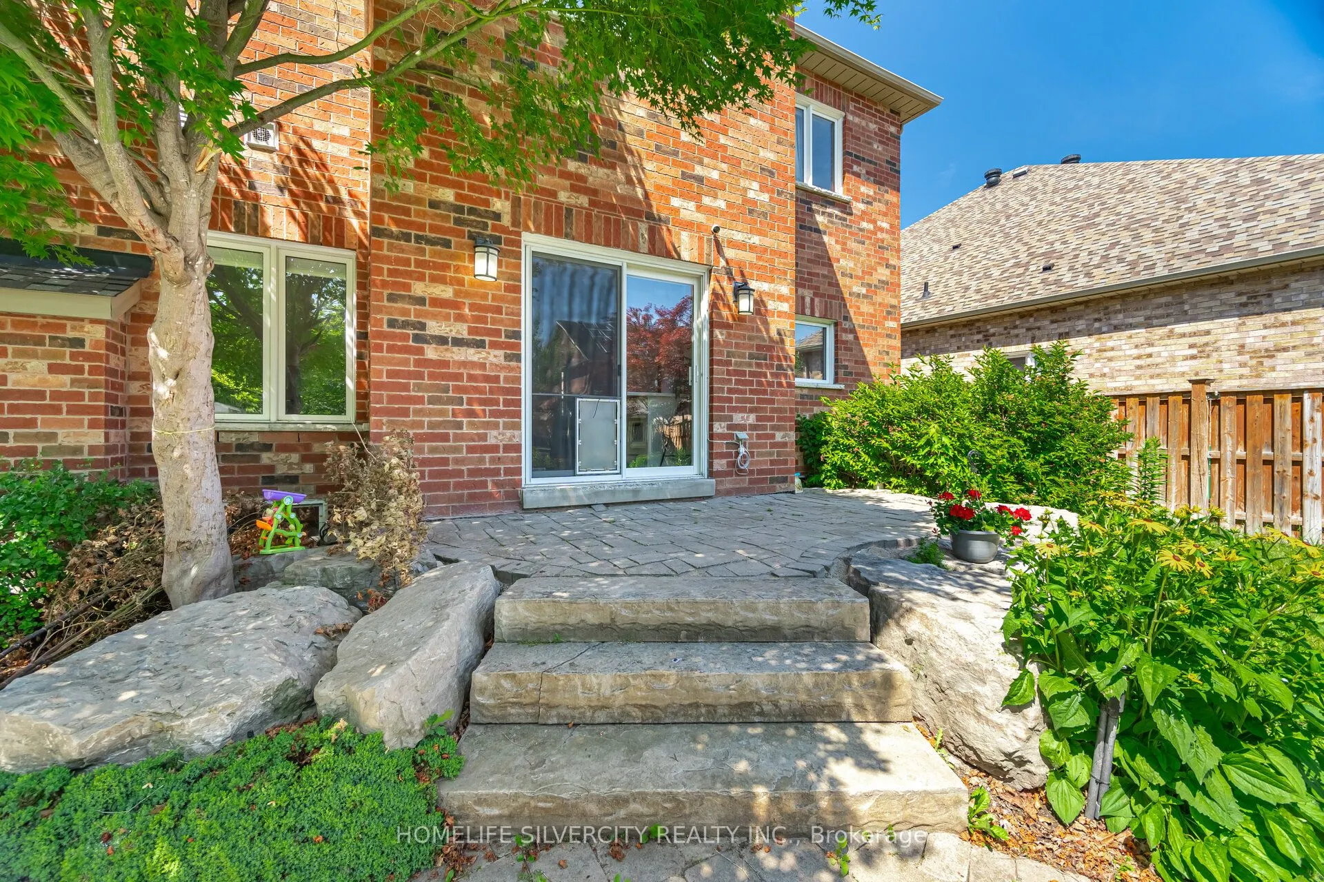 11 Fontainebleu UPPER Road