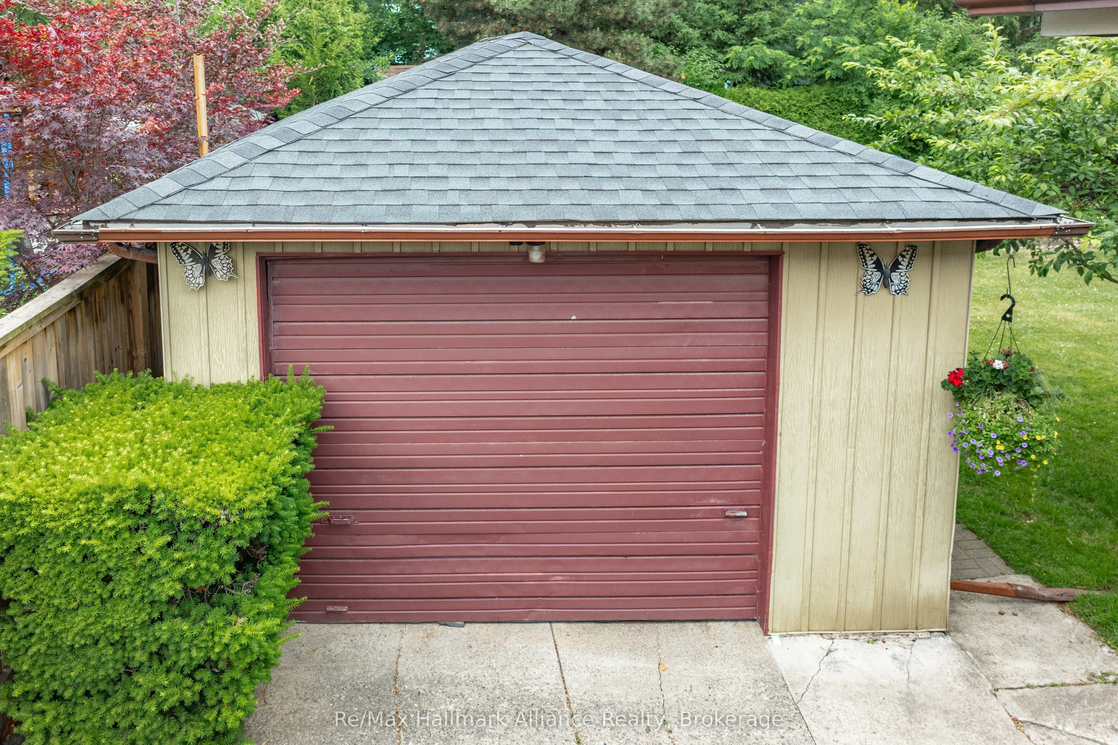 543 Pinegrove Road