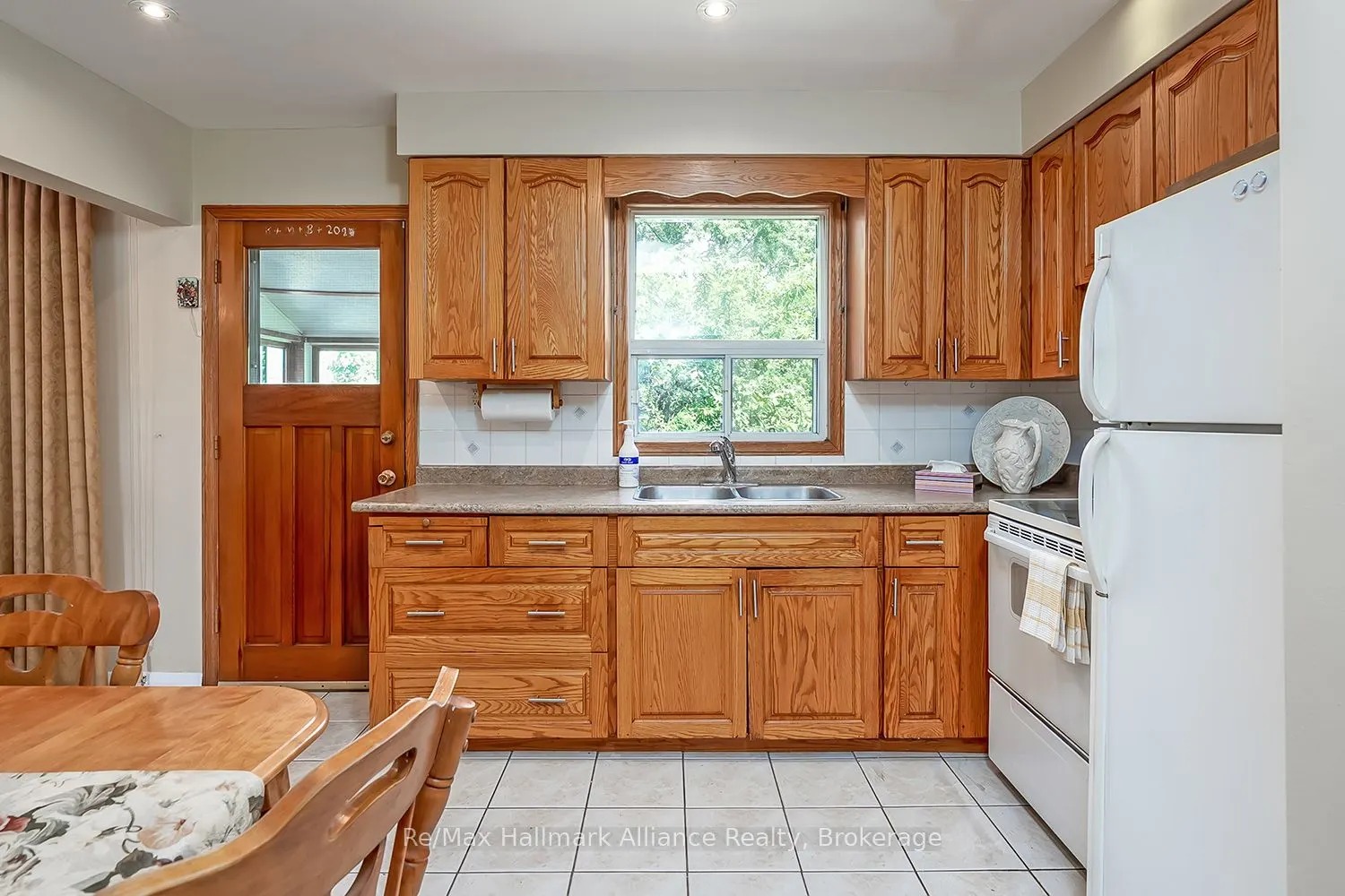543 Pinegrove Road