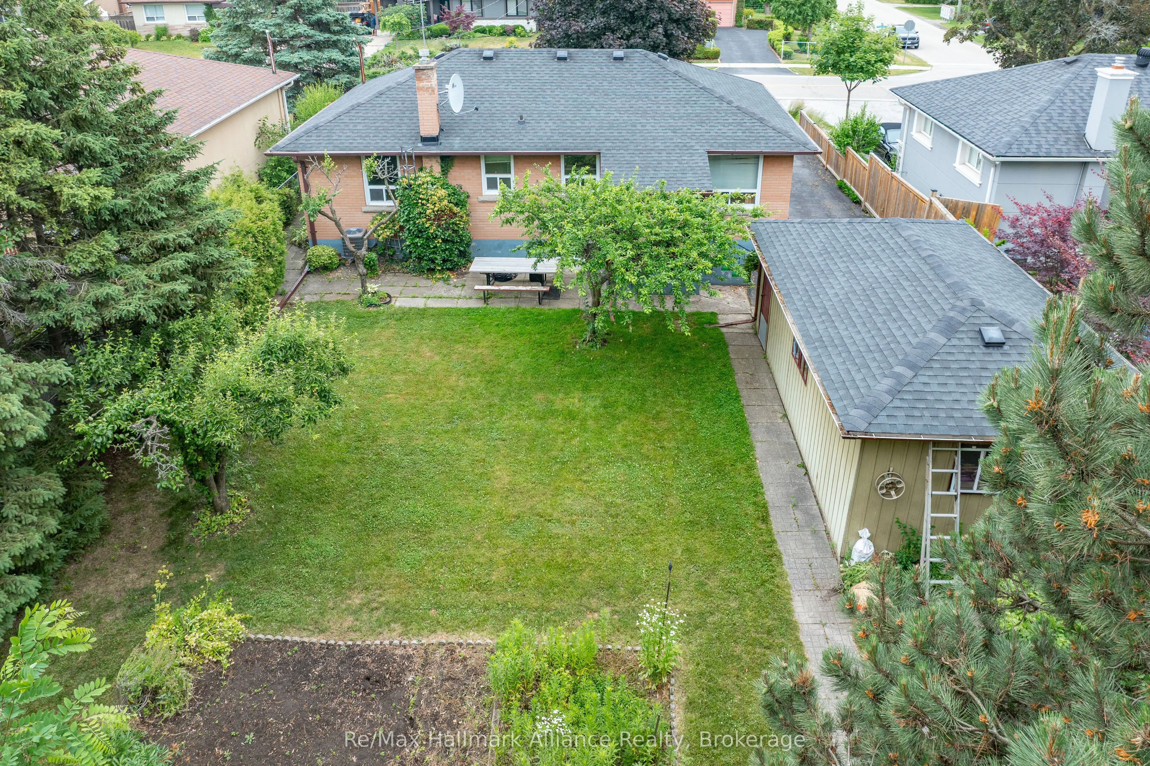 543 Pinegrove Road