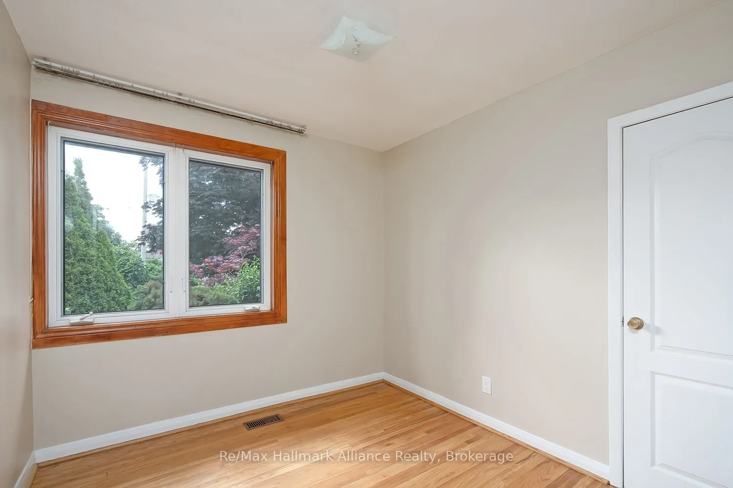 543 Pinegrove Road