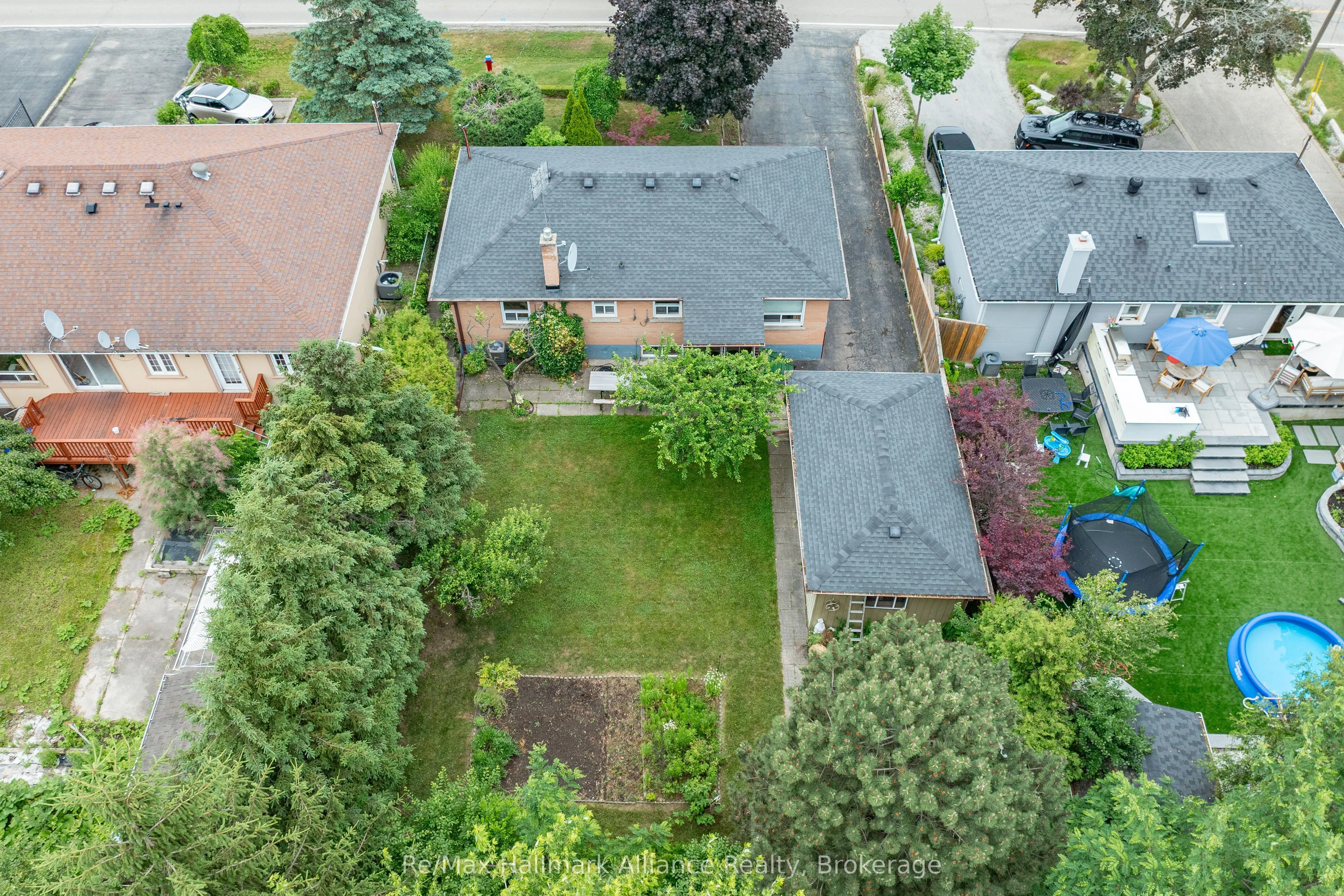 543 Pinegrove Road
