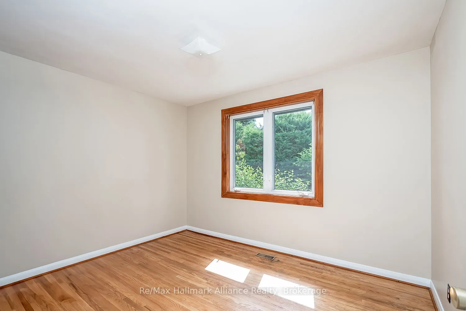 543 Pinegrove Road