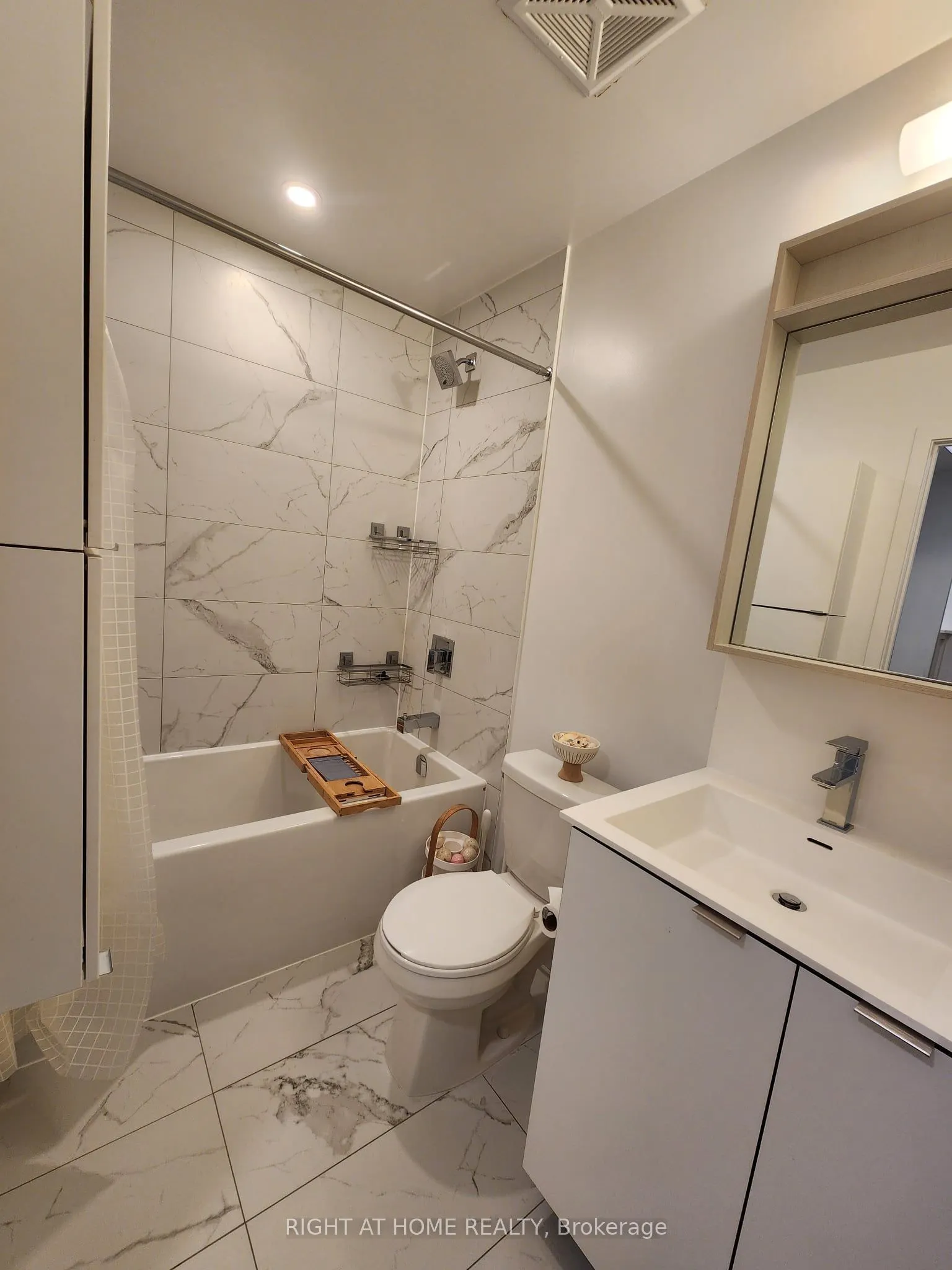4065 Confederation Parkway, #701