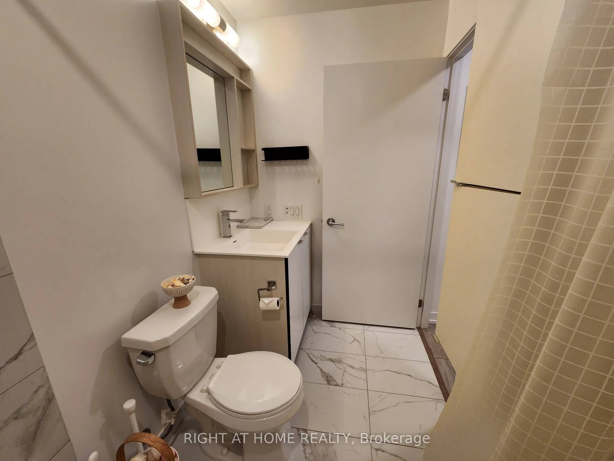 4065 Confederation Parkway, #701
