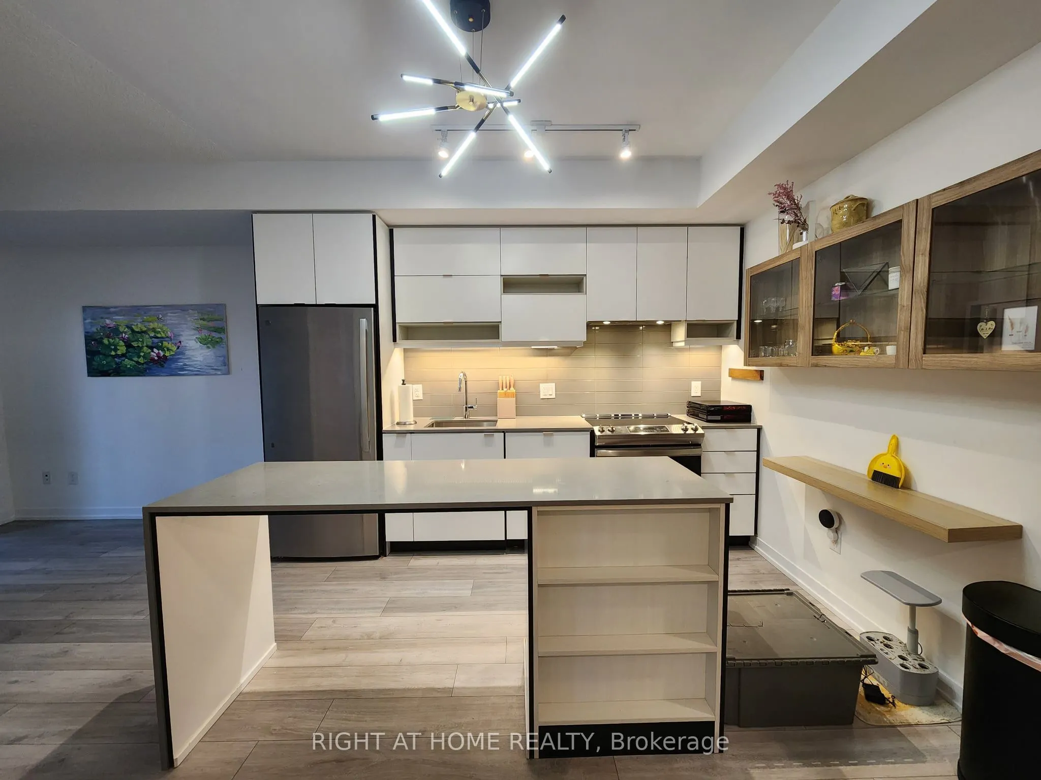 4065 Confederation Parkway, #701