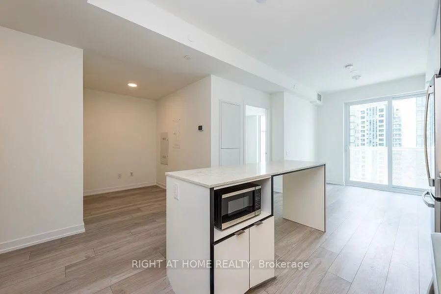 4065 Confederation Parkway, #701