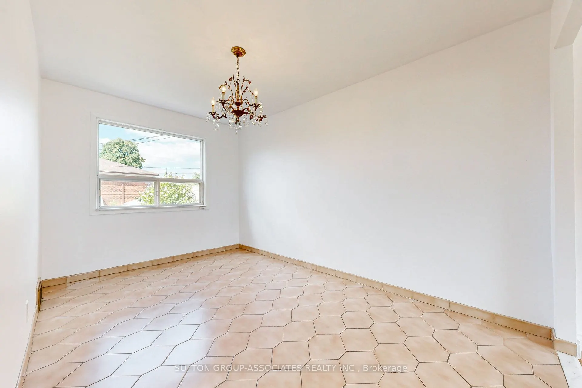 22 Woodenhill Court