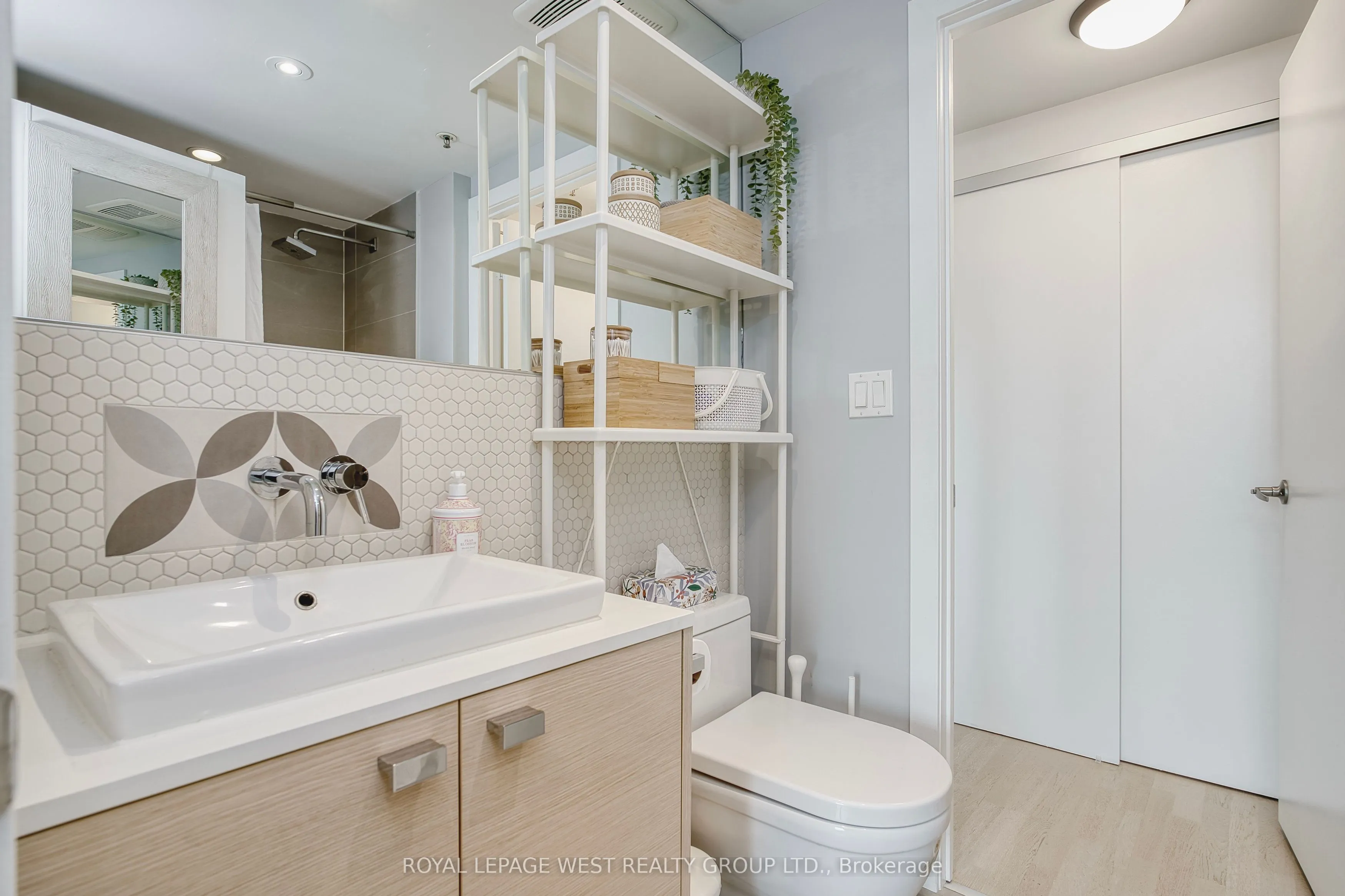 51 Lady Bank Road, #301