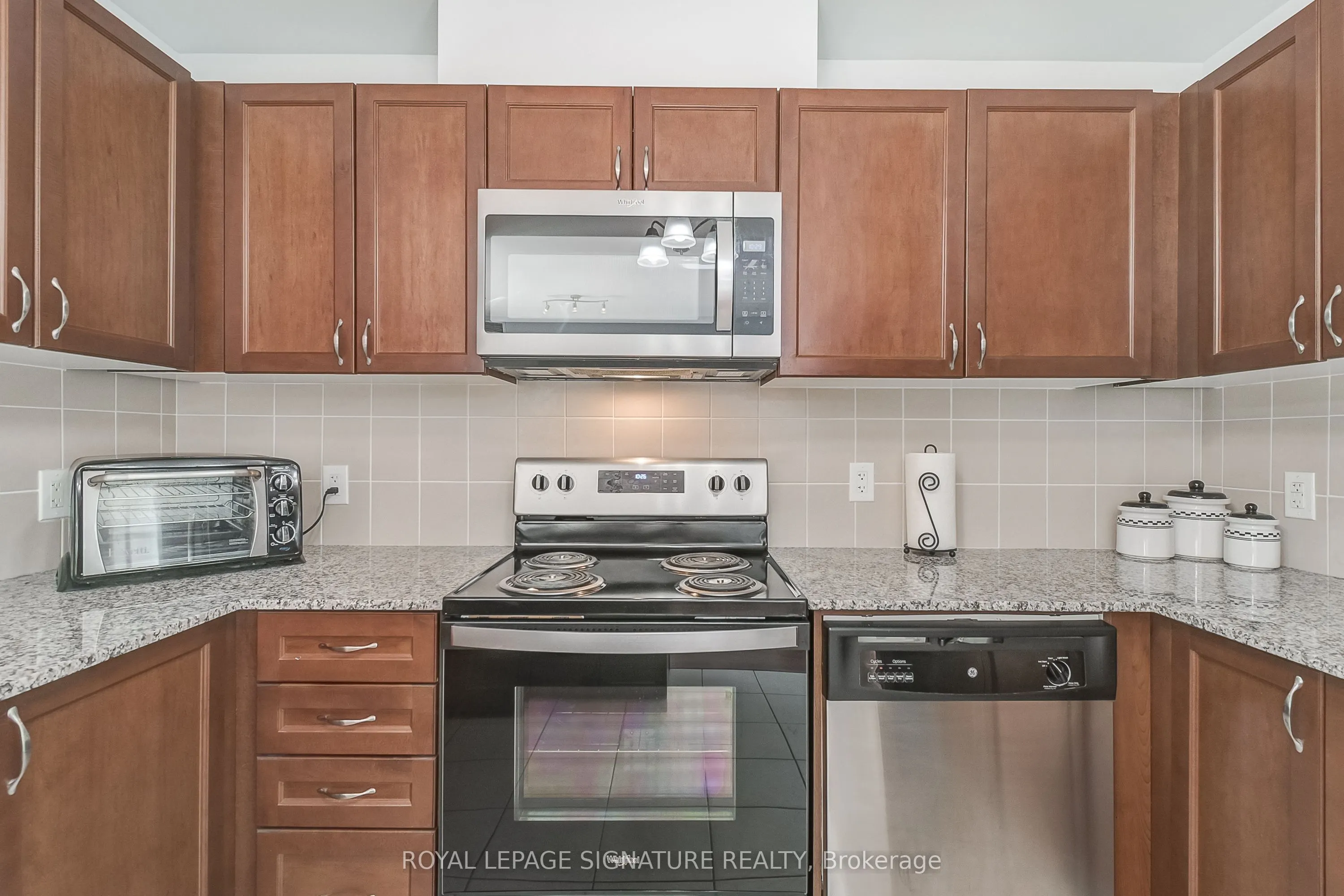 3865 Lake Shore Boulevard W, #320