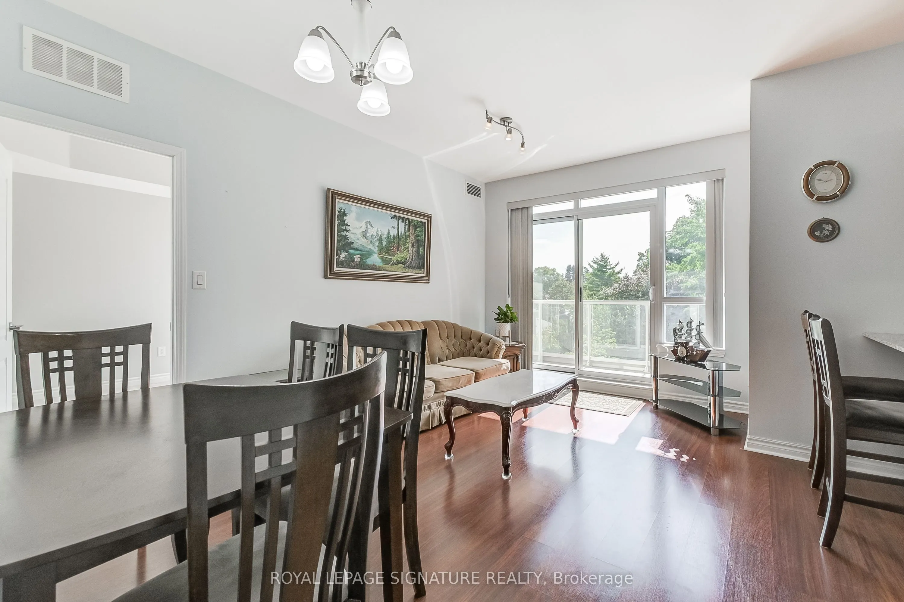 3865 Lake Shore Boulevard W, #320