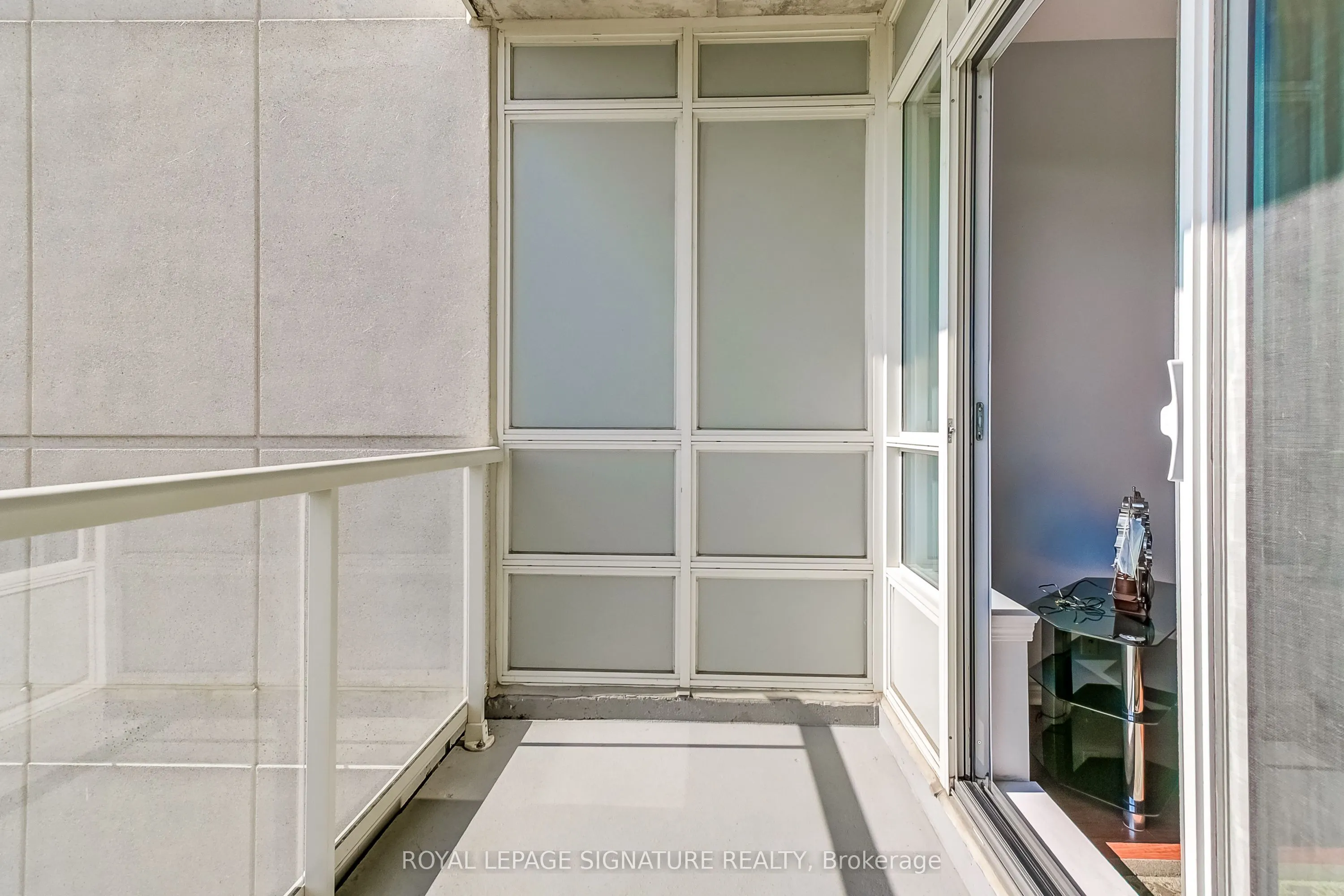 3865 Lake Shore Boulevard W, #320