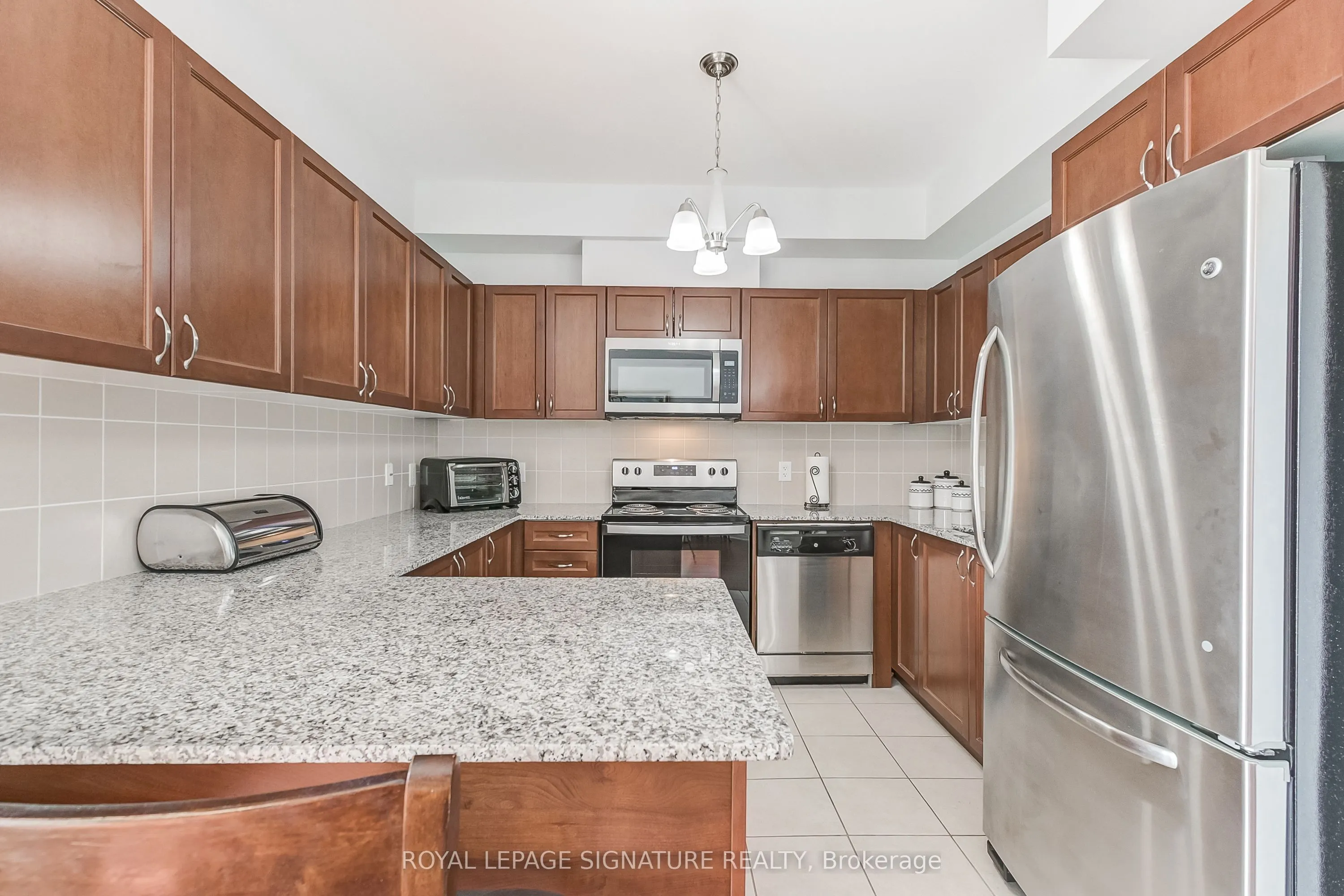 3865 Lake Shore Boulevard W, #320