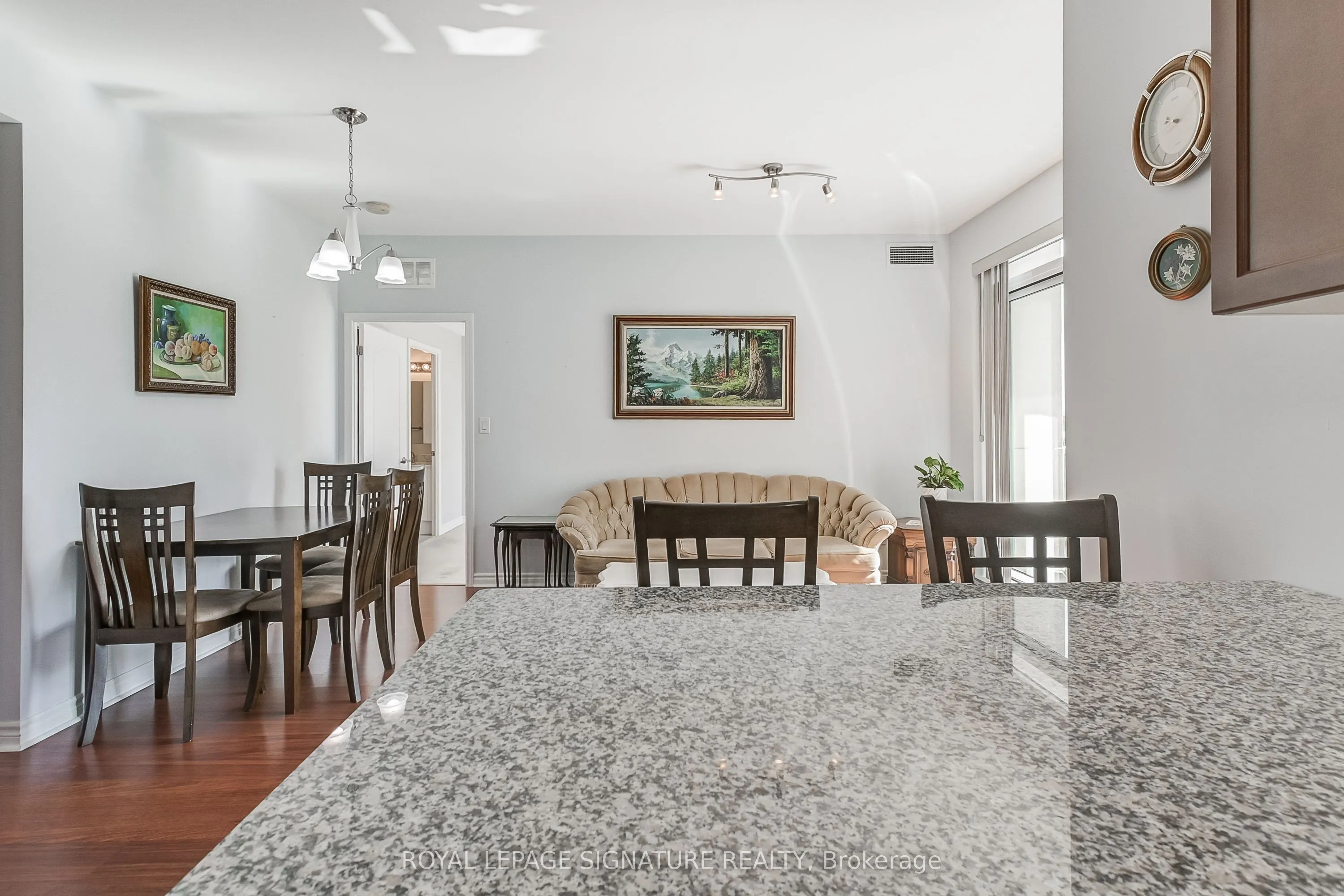 3865 Lake Shore Boulevard W, #320