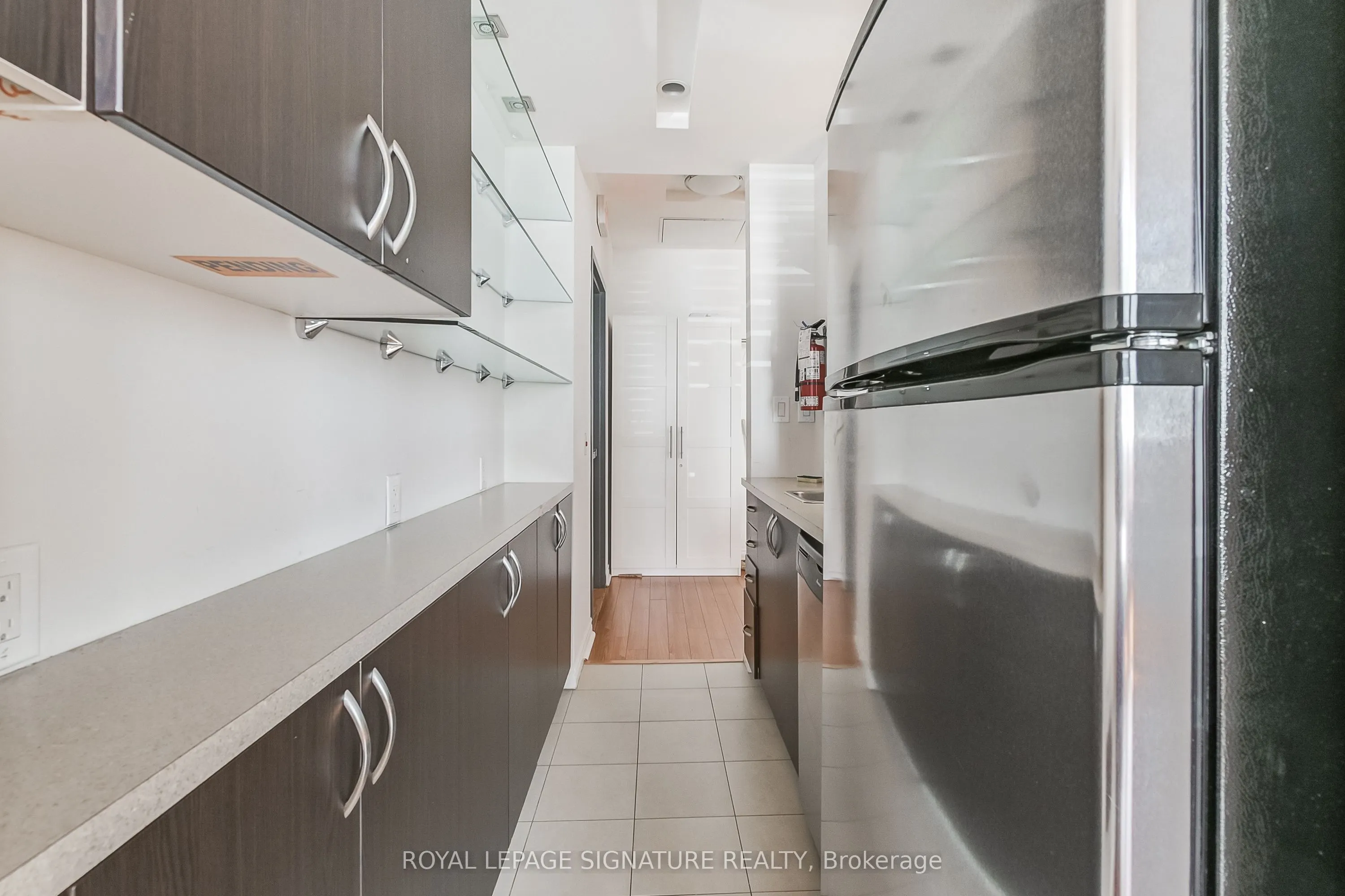 3865 Lake Shore Boulevard W, #320