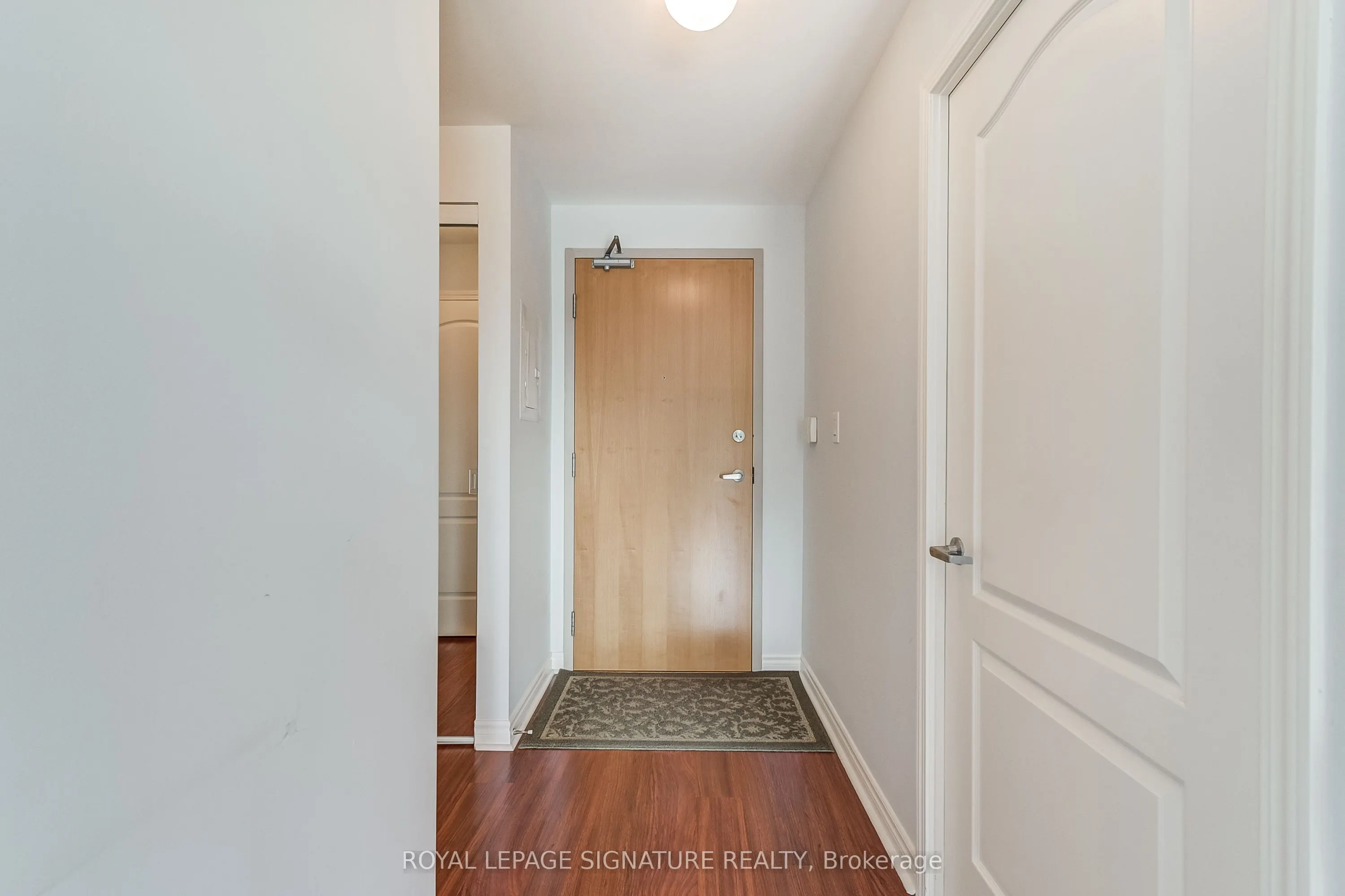 3865 Lake Shore Boulevard W, #320
