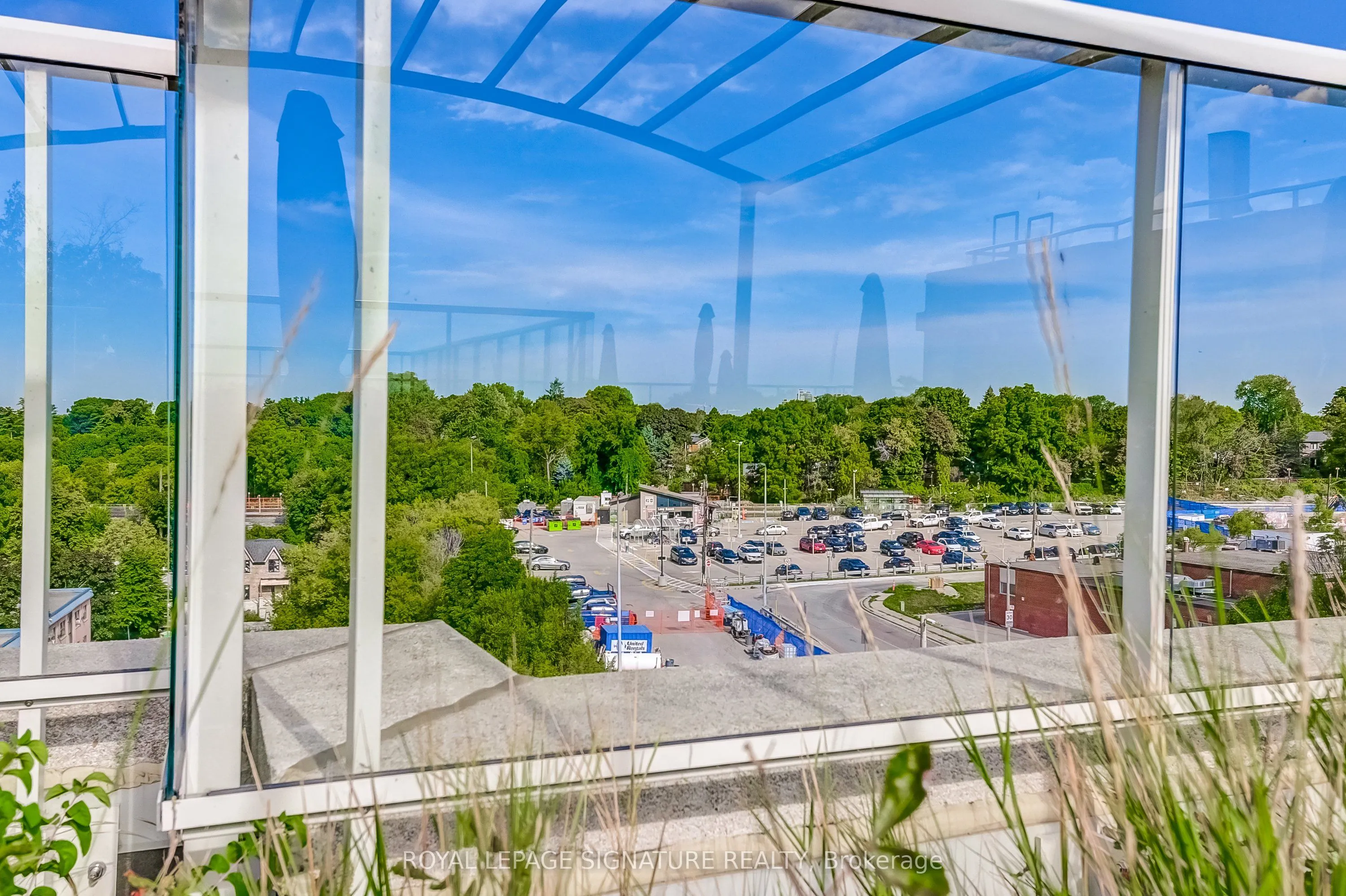 3865 Lake Shore Boulevard W, #320