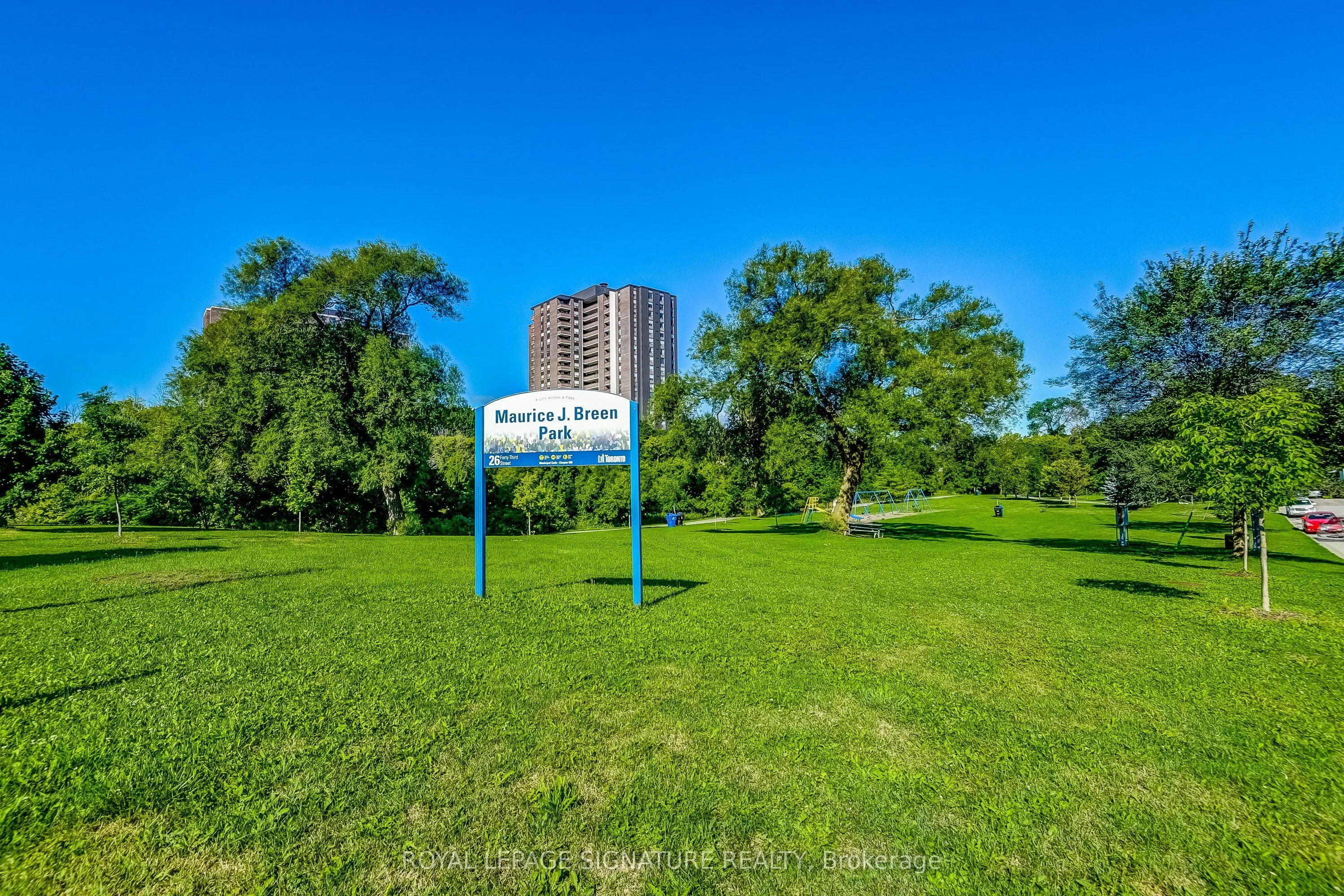 3865 Lake Shore Boulevard W, #320