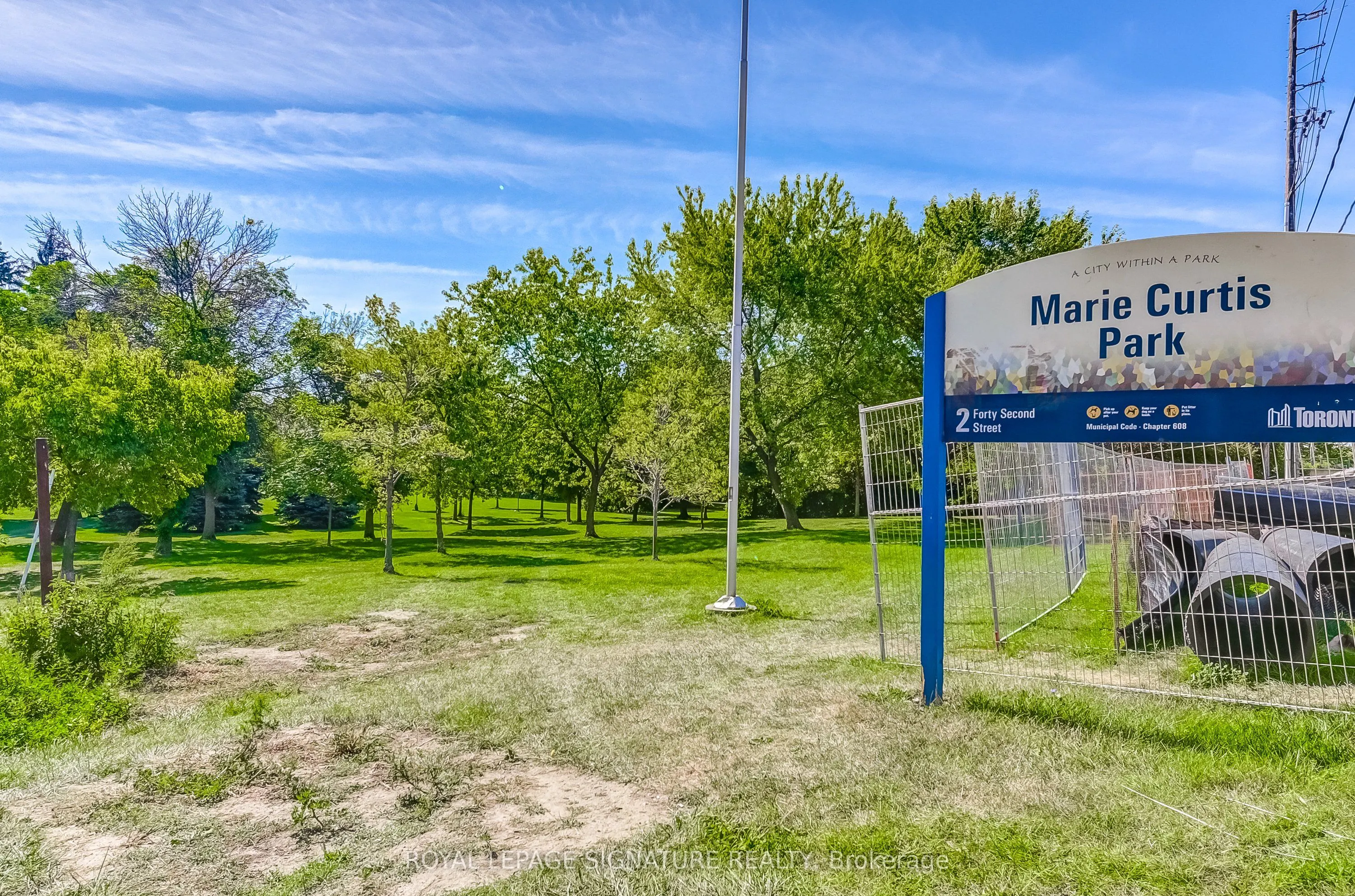 3865 Lake Shore Boulevard W, #320
